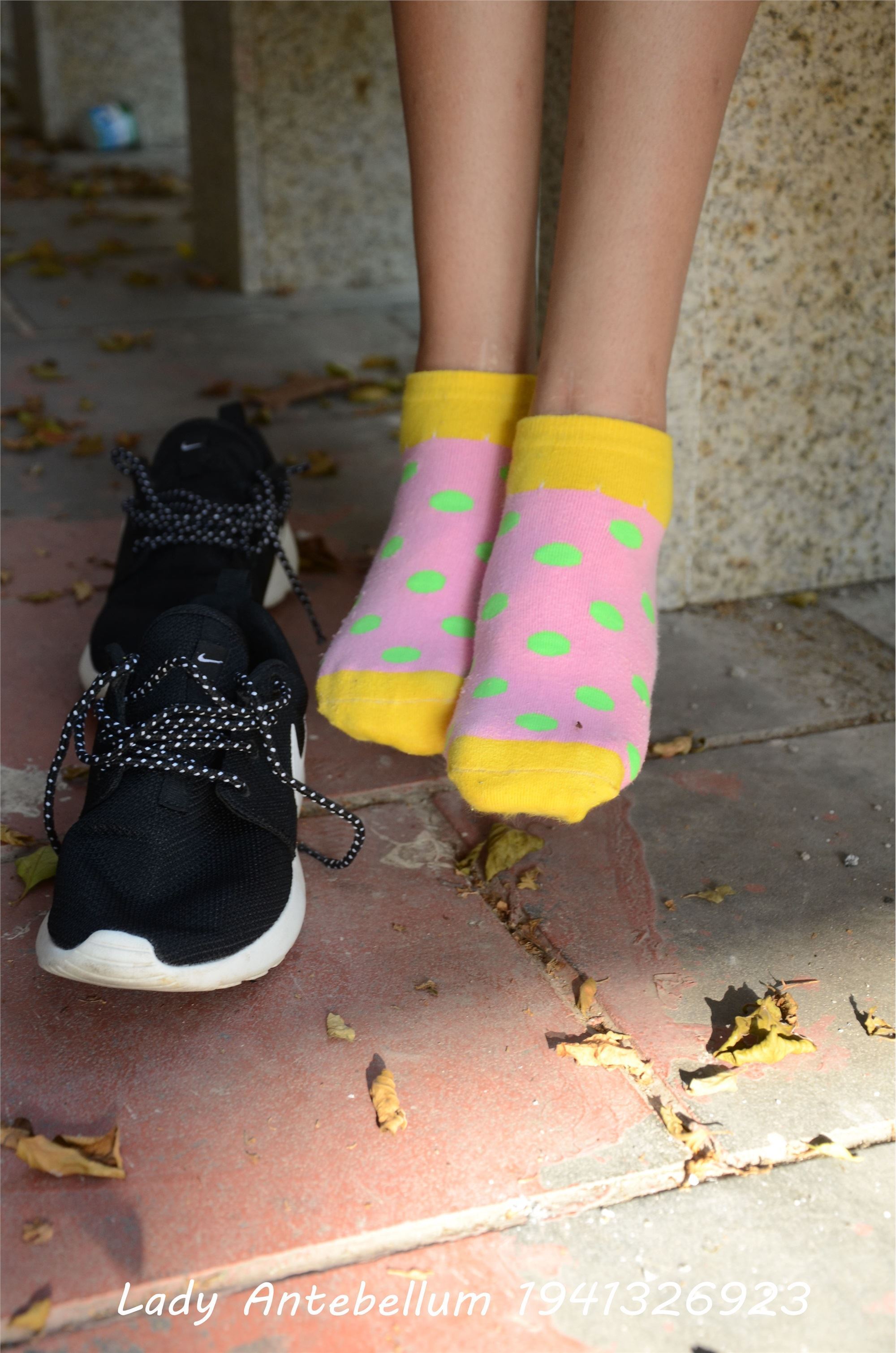 战前女神  恋足美腿棉袜女神级摄影套图 102