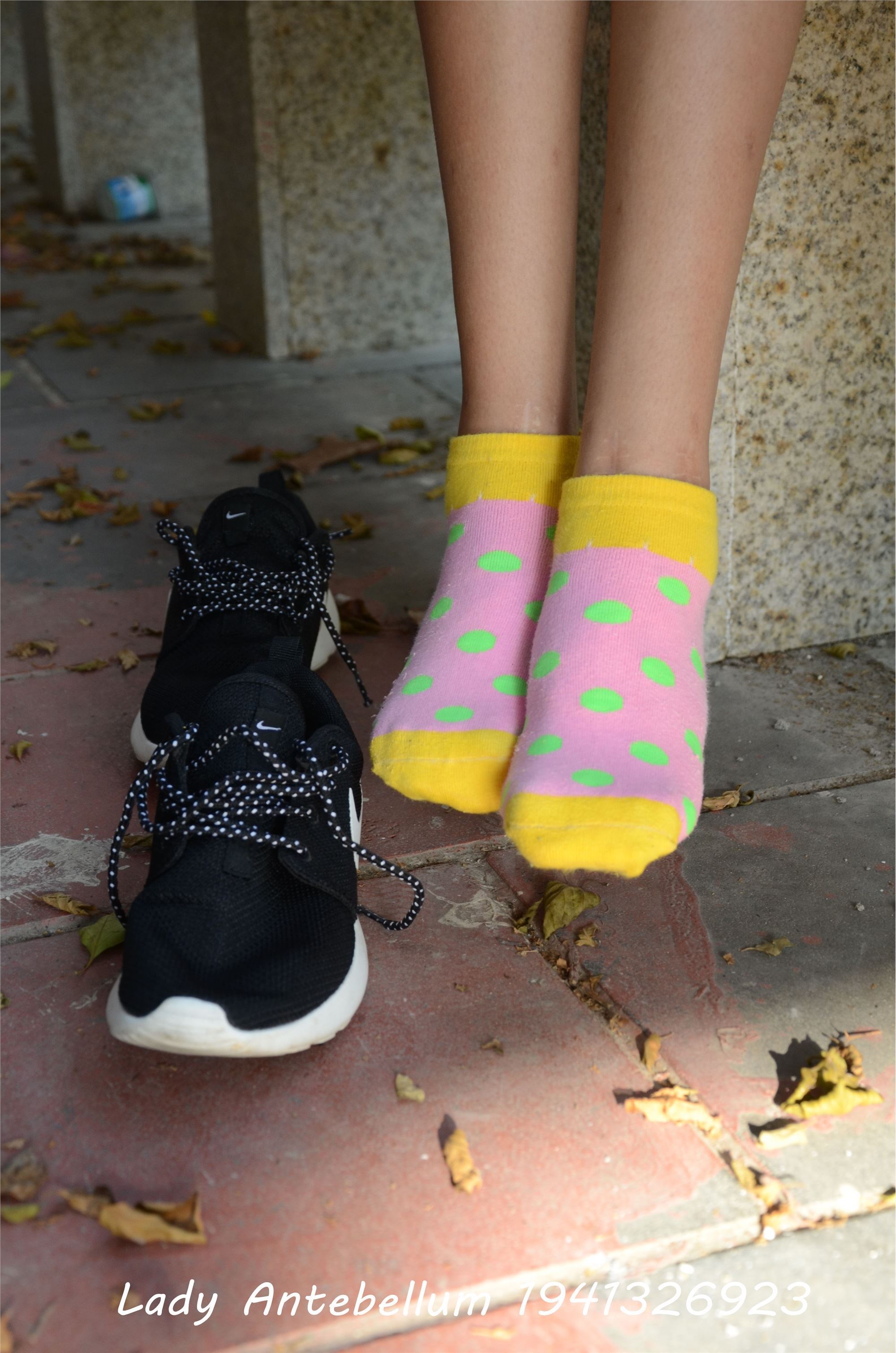 战前女神  恋足美腿棉袜女神级摄影套图 102