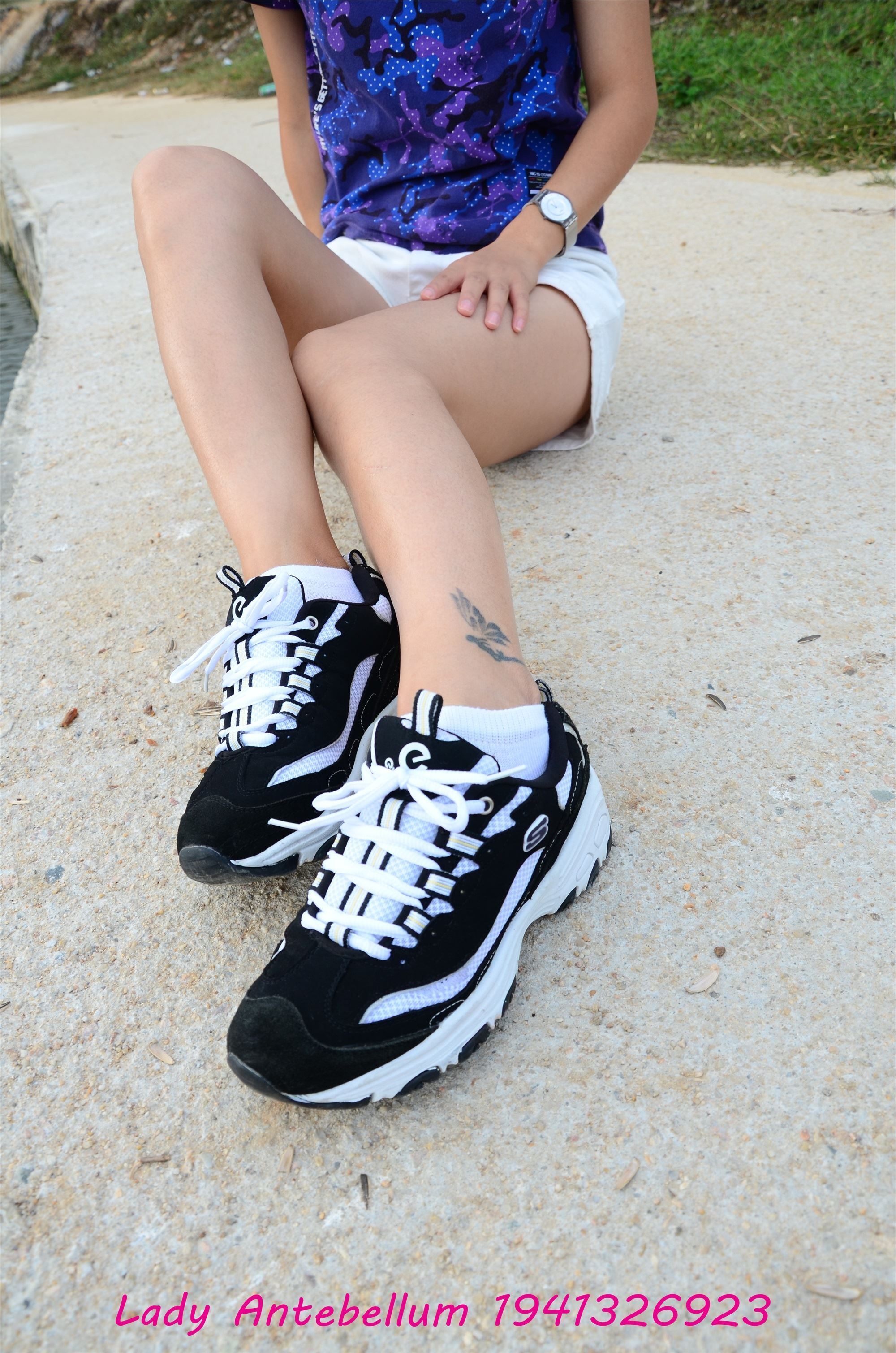 战前女神  恋足美腿棉袜女神级摄影套图 091