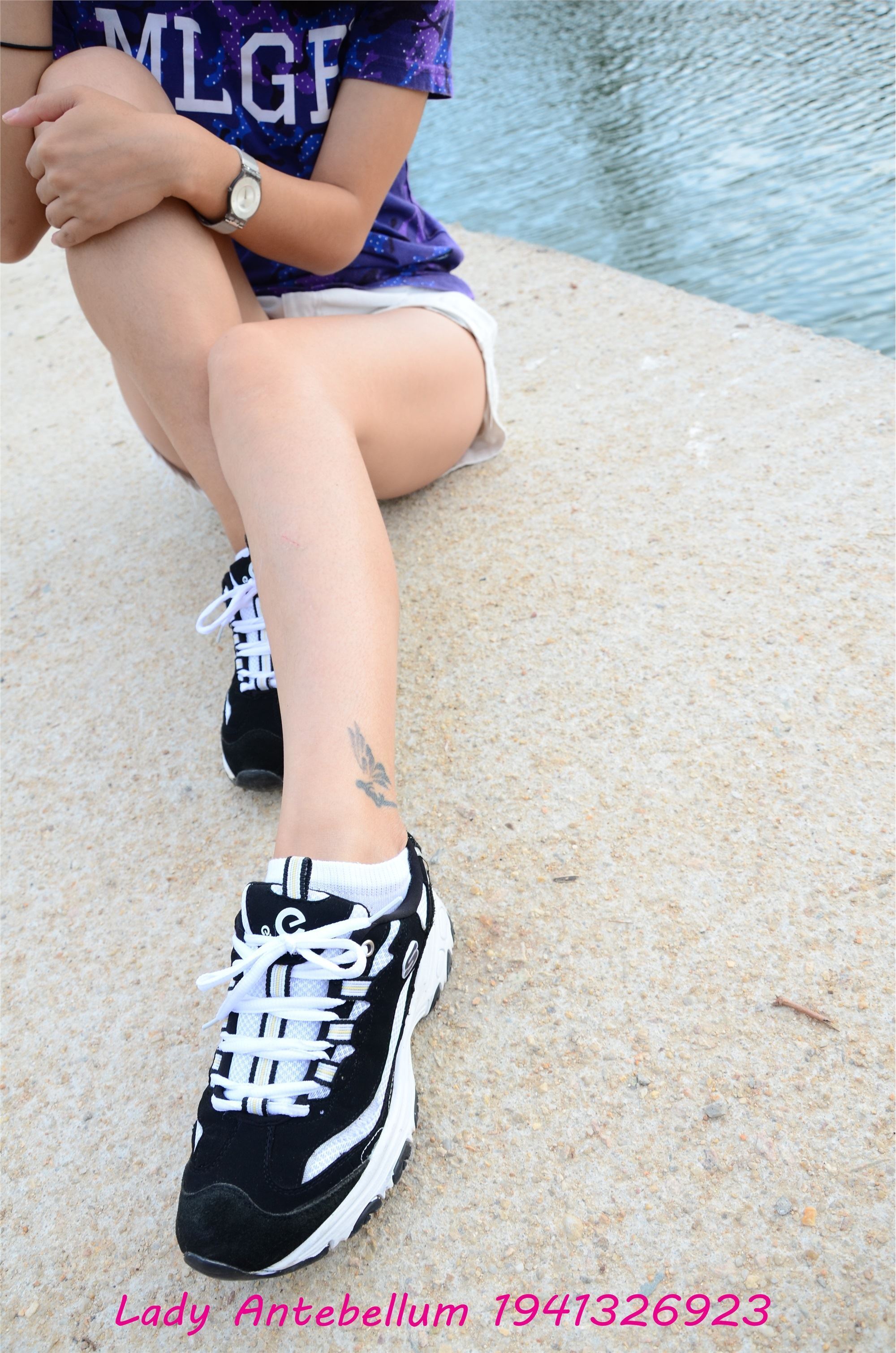 战前女神  恋足美腿棉袜女神级摄影套图 091