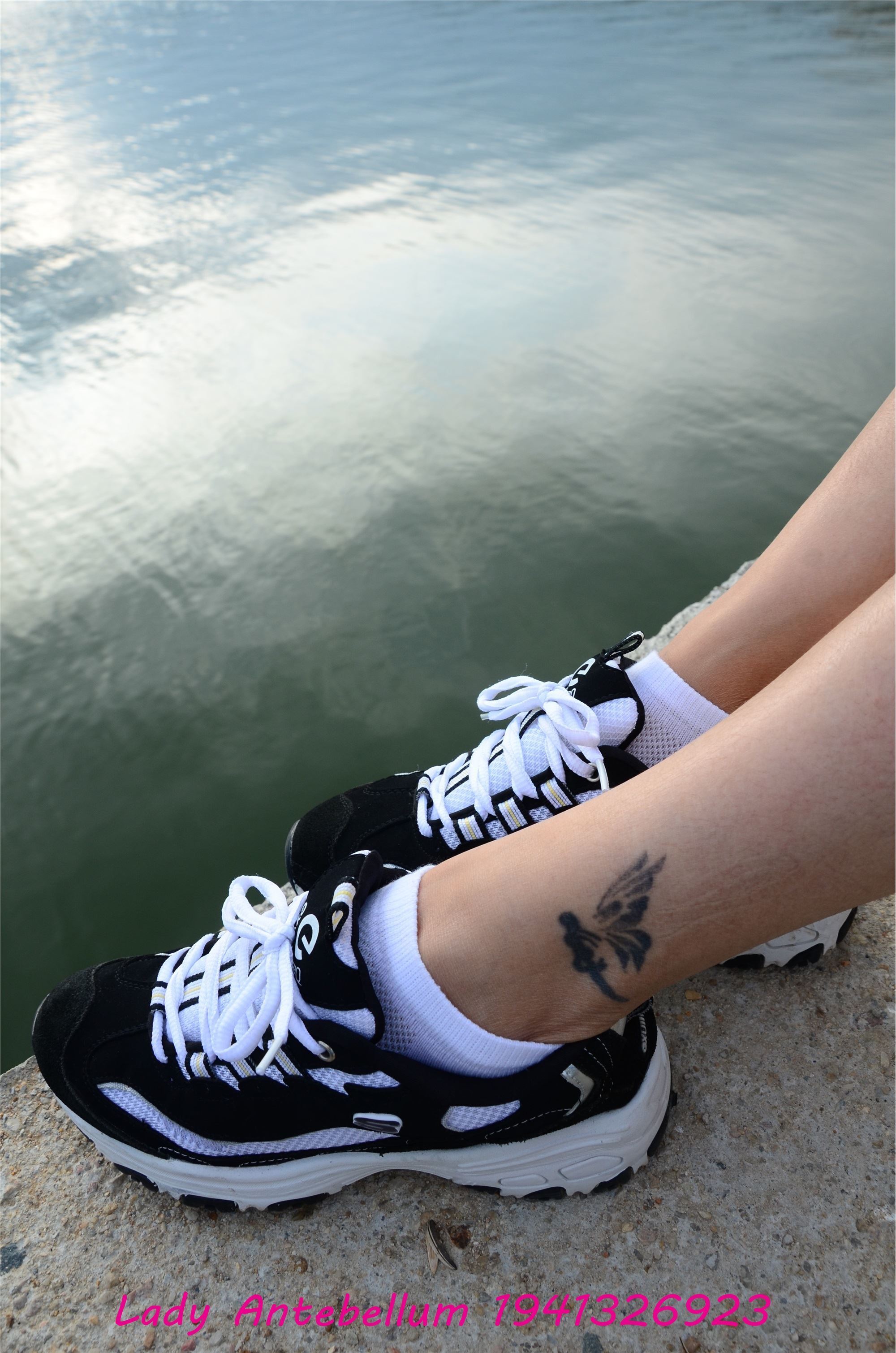 战前女神  恋足美腿棉袜女神级摄影套图 091