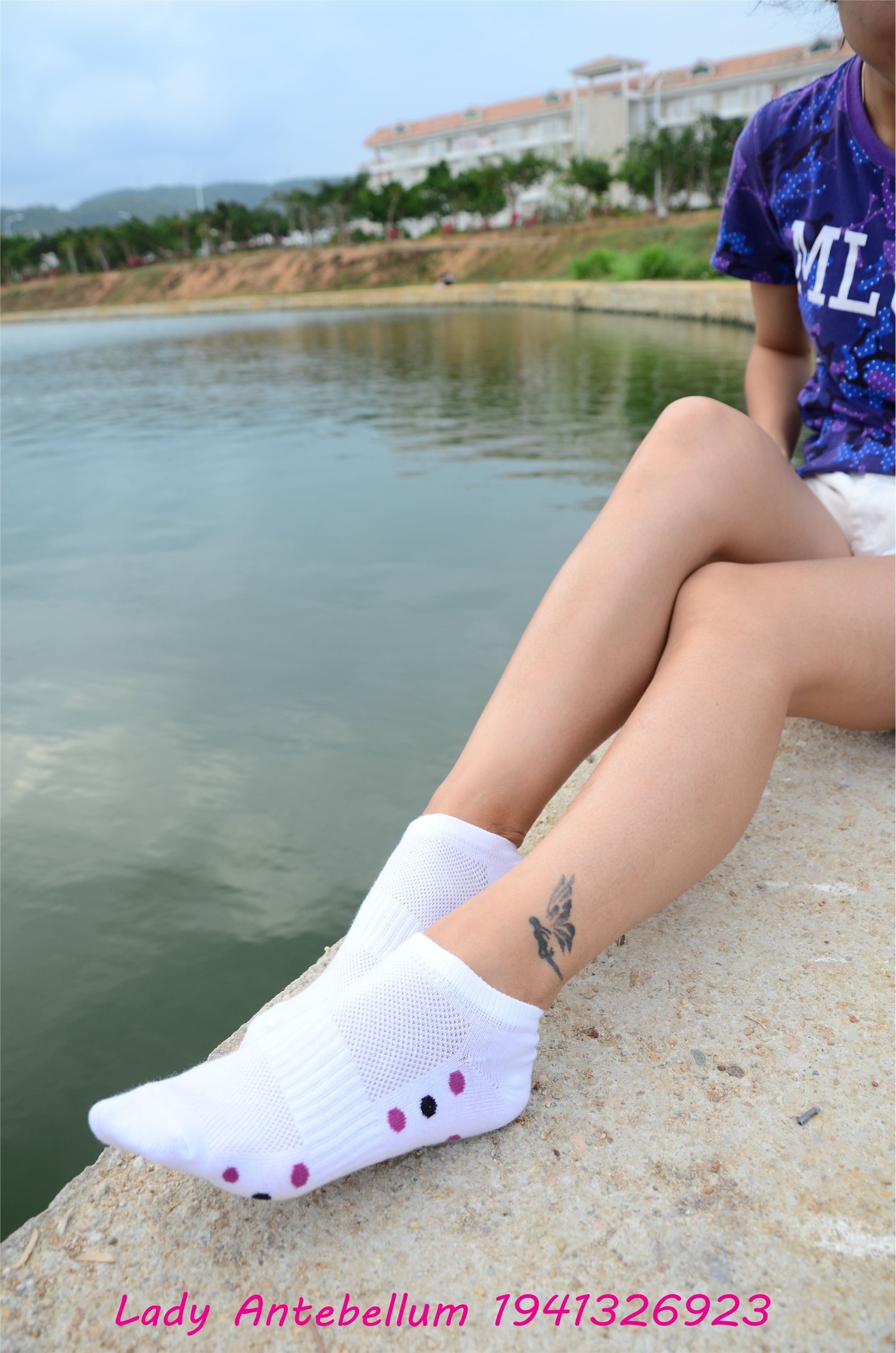 战前女神  恋足美腿棉袜女神级摄影套图 091