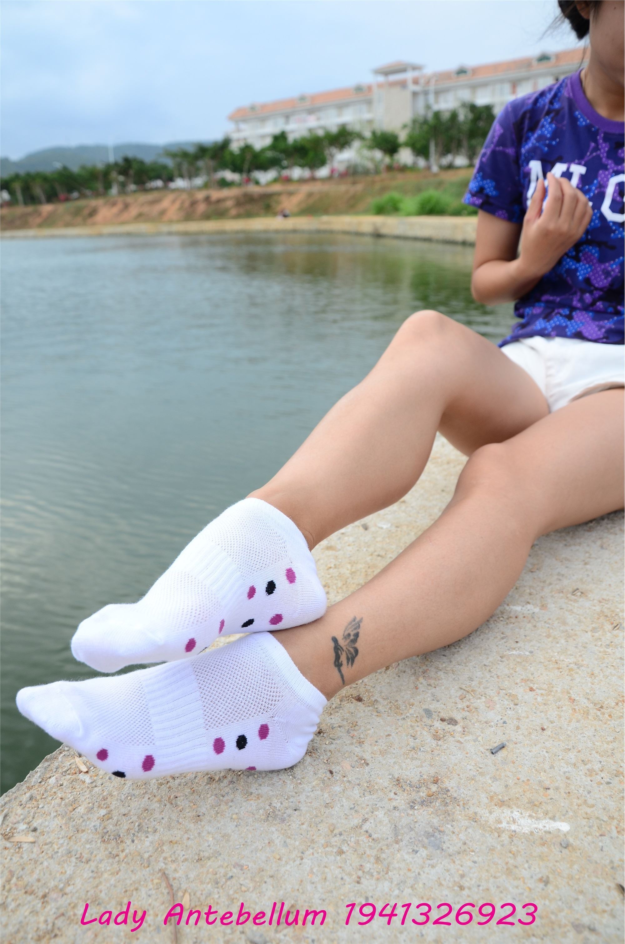 战前女神  恋足美腿棉袜女神级摄影套图 091