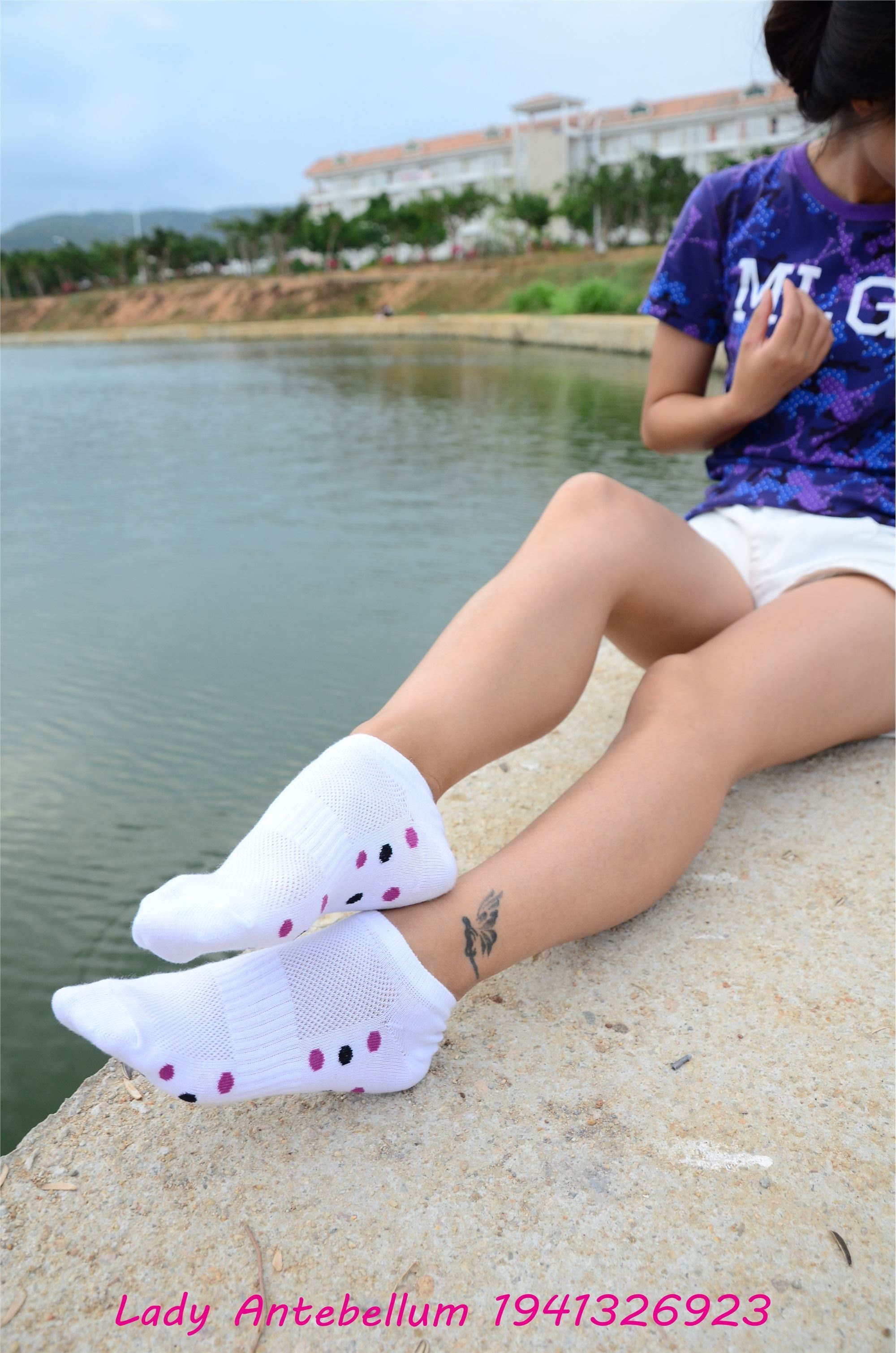 战前女神  恋足美腿棉袜女神级摄影套图 091