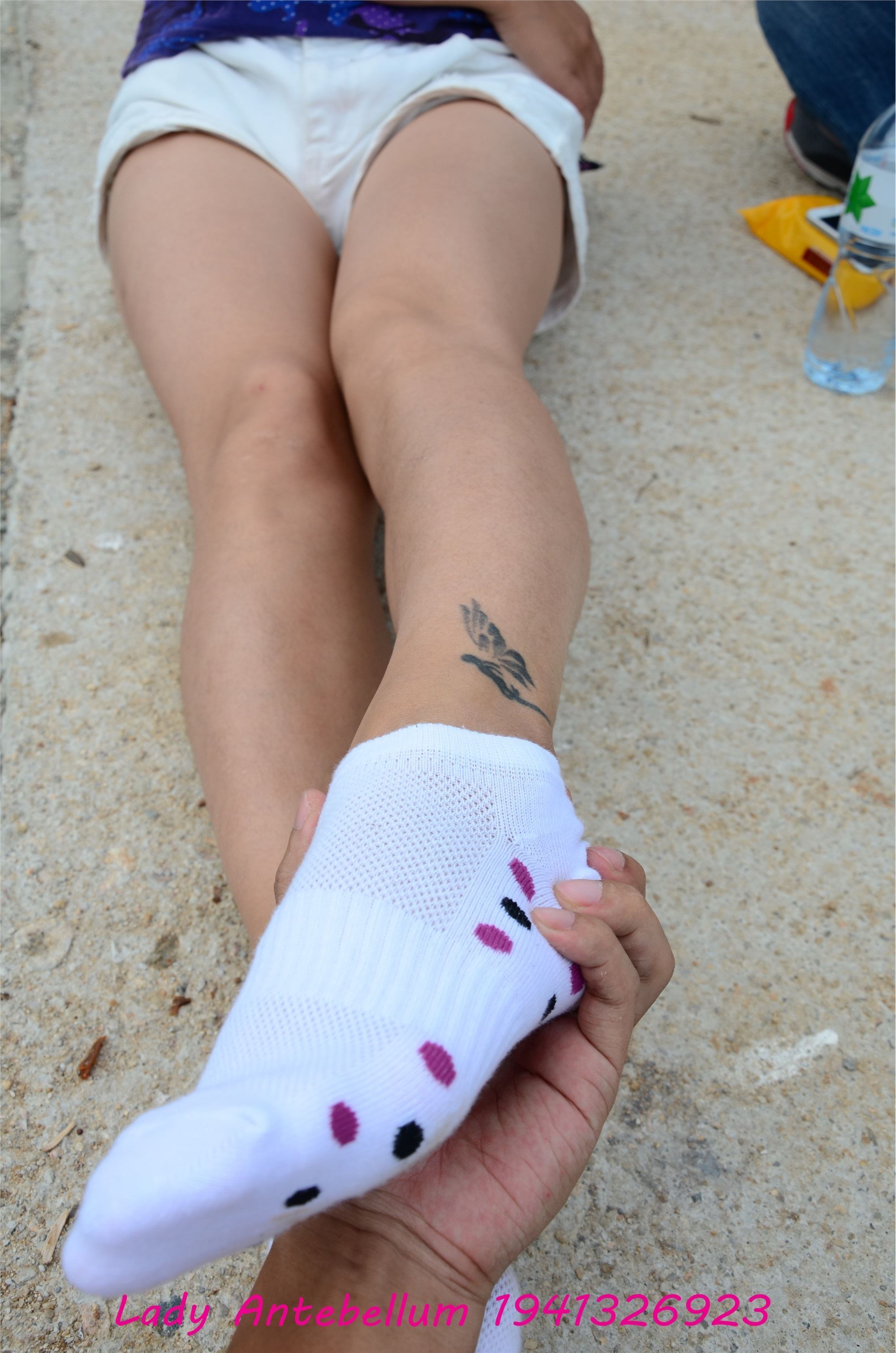 战前女神  恋足美腿棉袜女神级摄影套图 091