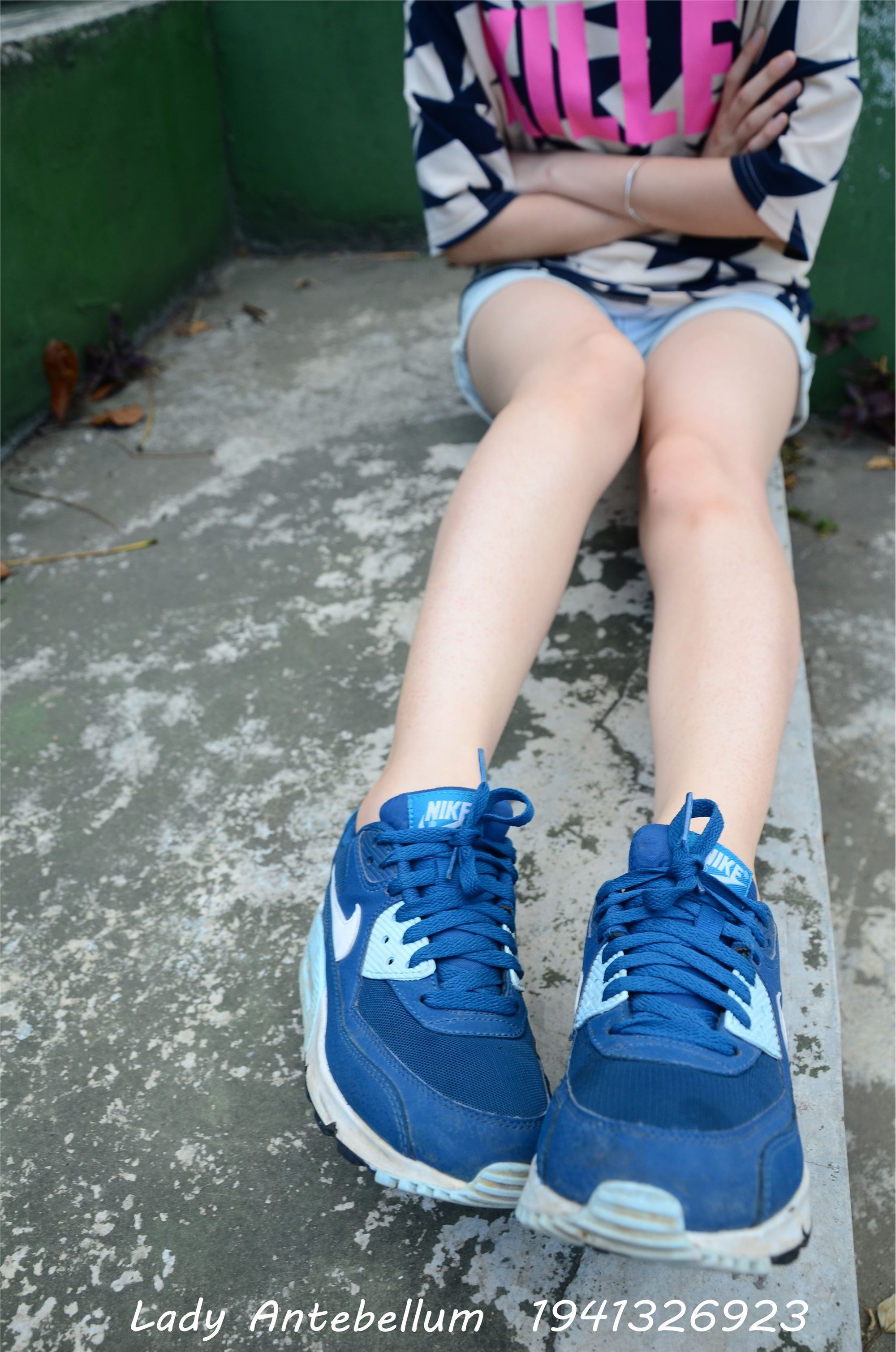 战前女神  恋足美腿棉袜女神级摄影套图 093