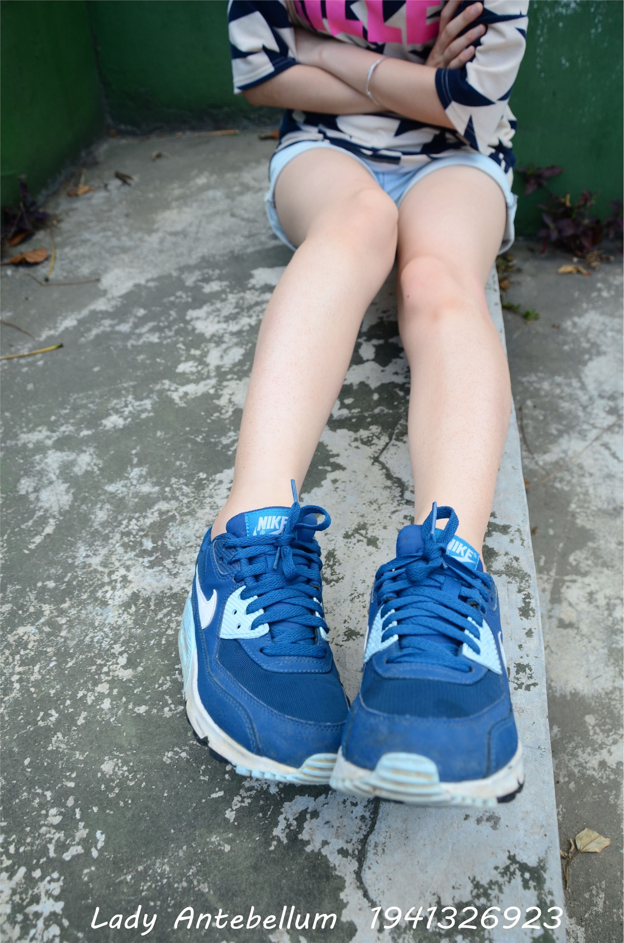 战前女神  恋足美腿棉袜女神级摄影套图 093