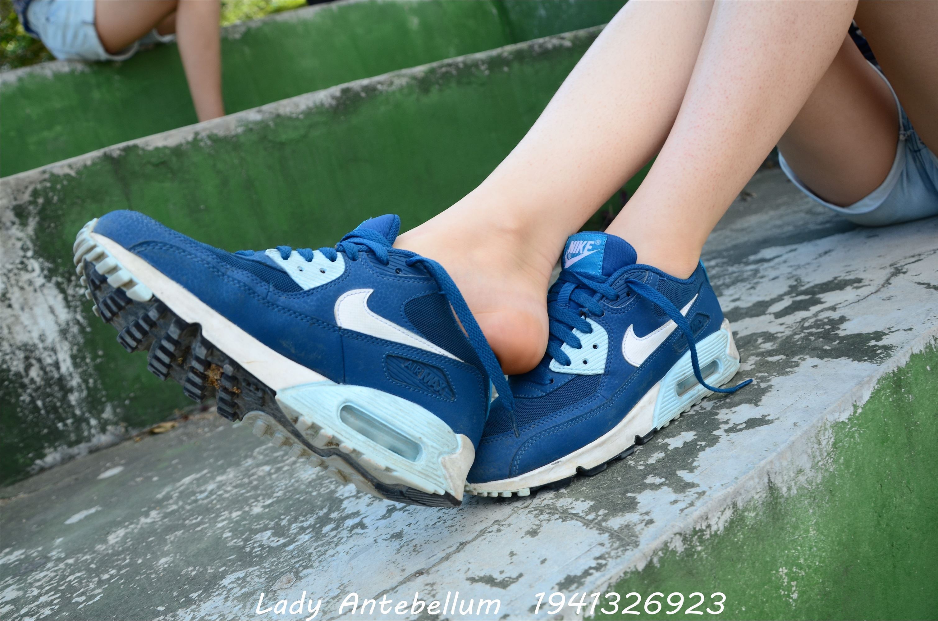 战前女神  恋足美腿棉袜女神级摄影套图 093