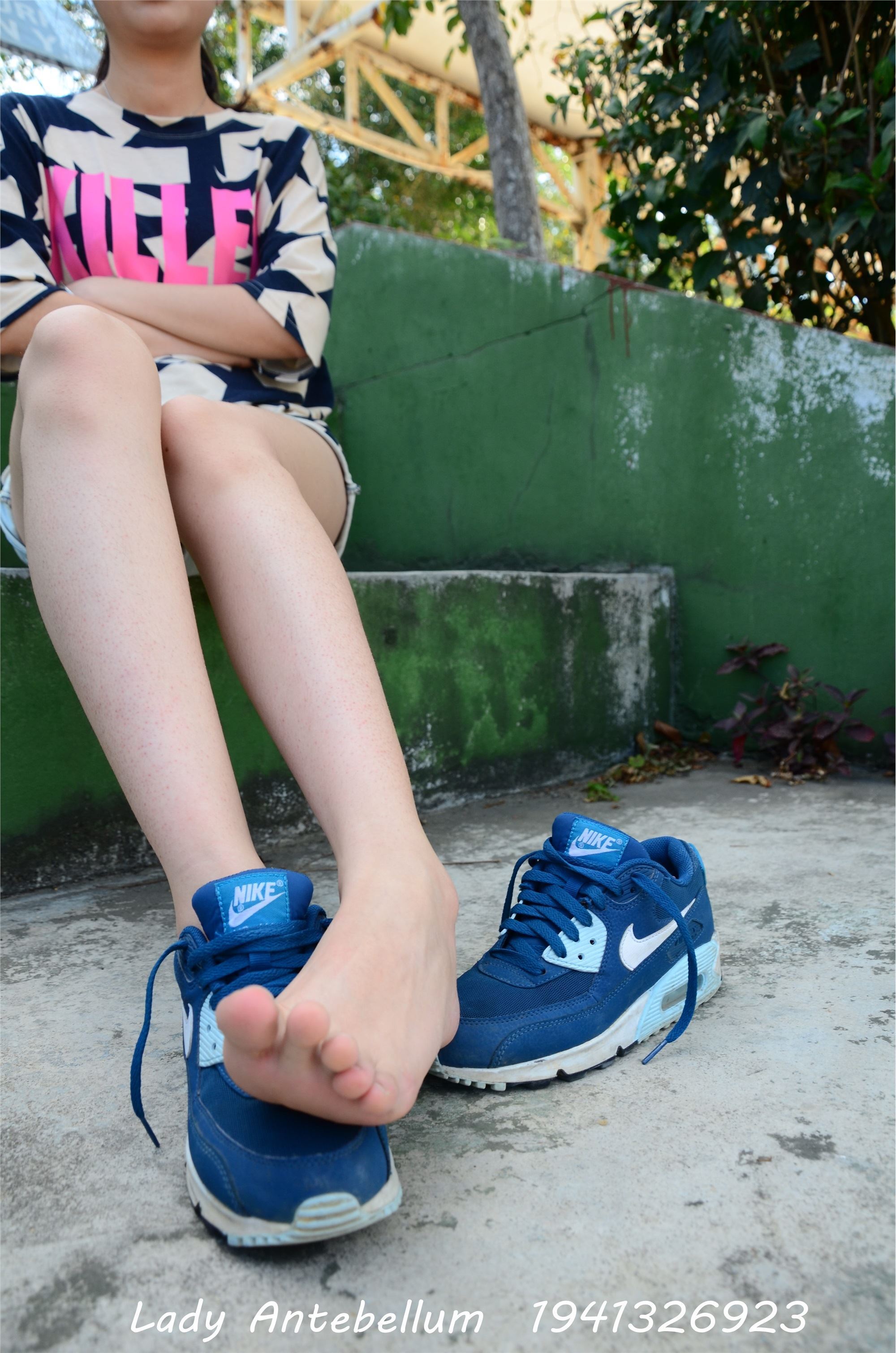 战前女神  恋足美腿棉袜女神级摄影套图 093