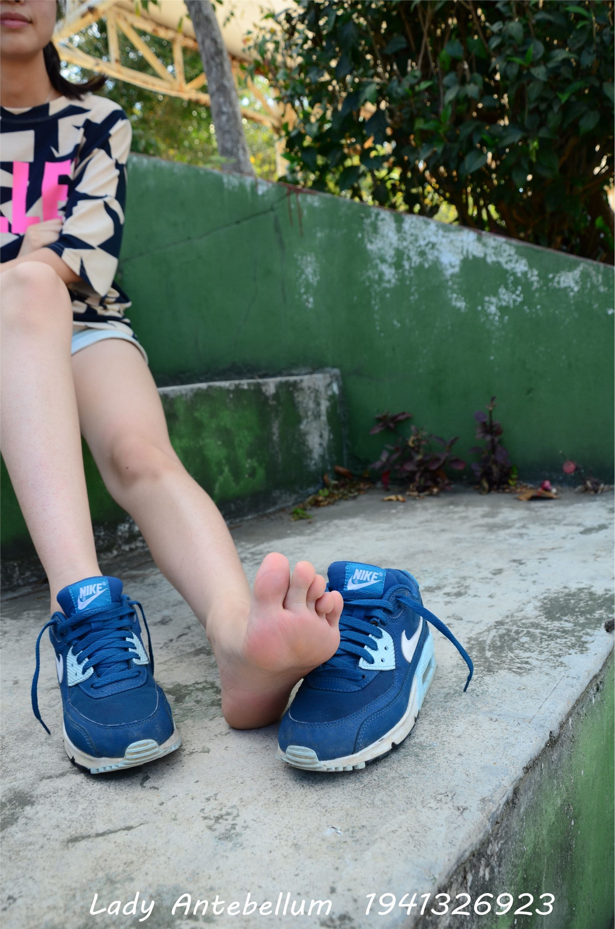 战前女神  恋足美腿棉袜女神级摄影套图 093