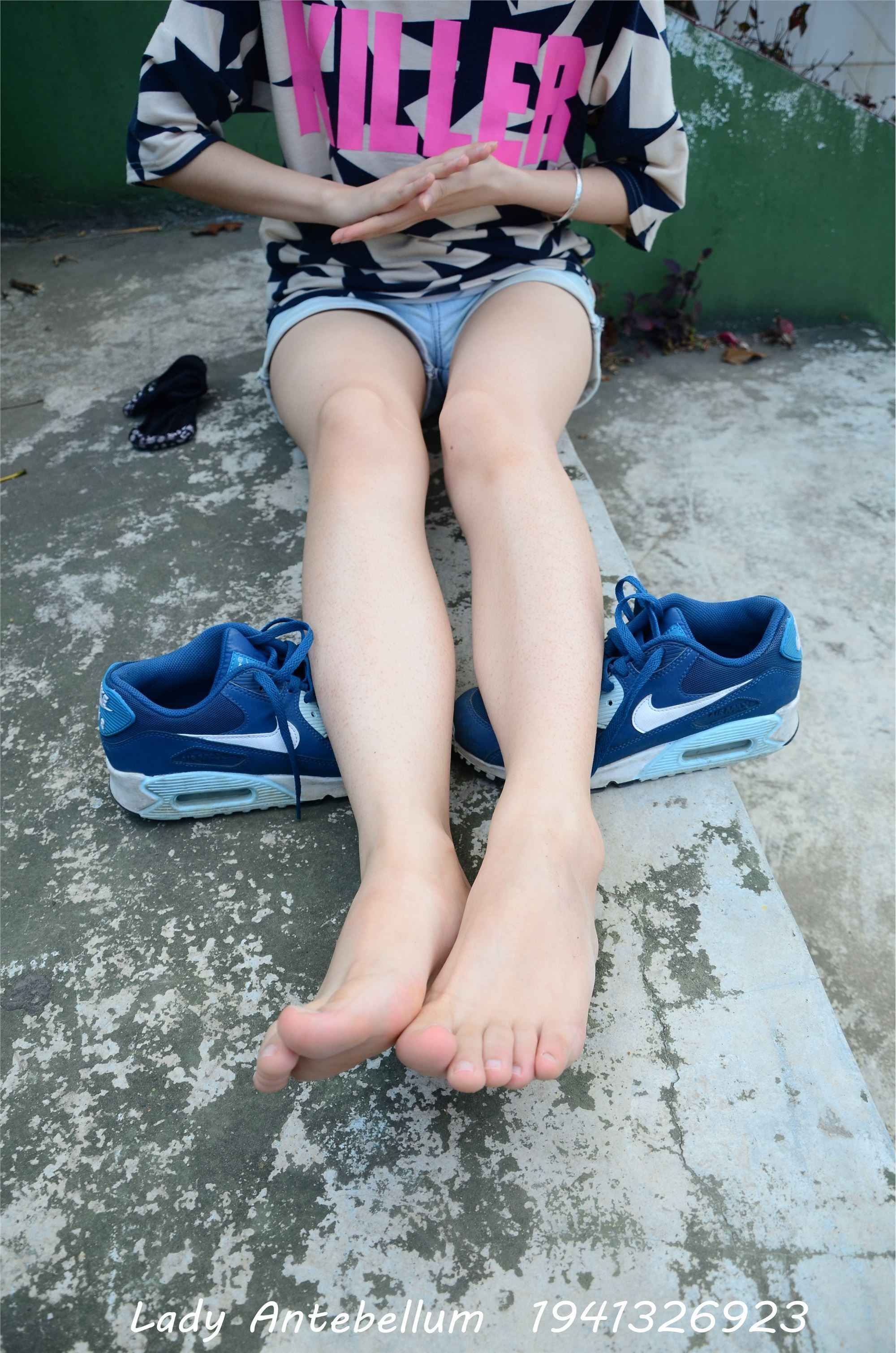 战前女神  恋足美腿棉袜女神级摄影套图 093