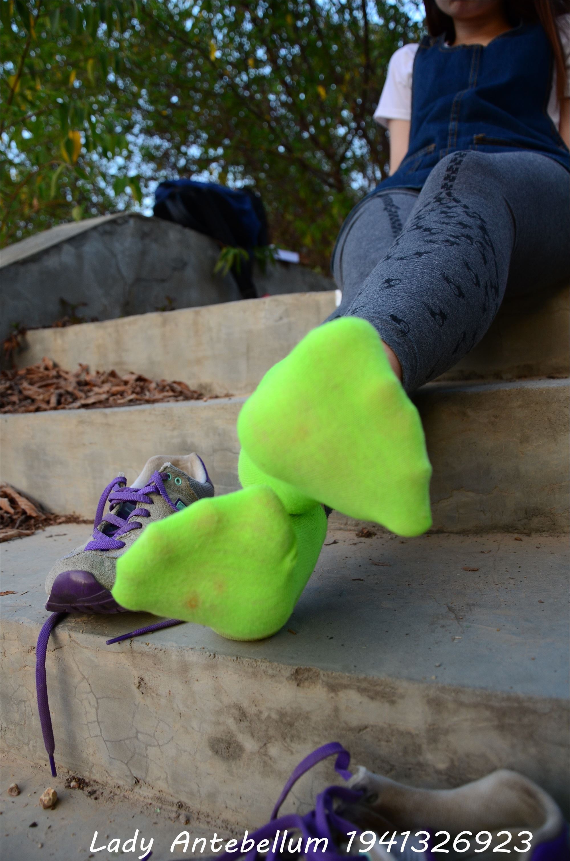 战前女神  恋足美腿棉袜女神级摄影套图 094