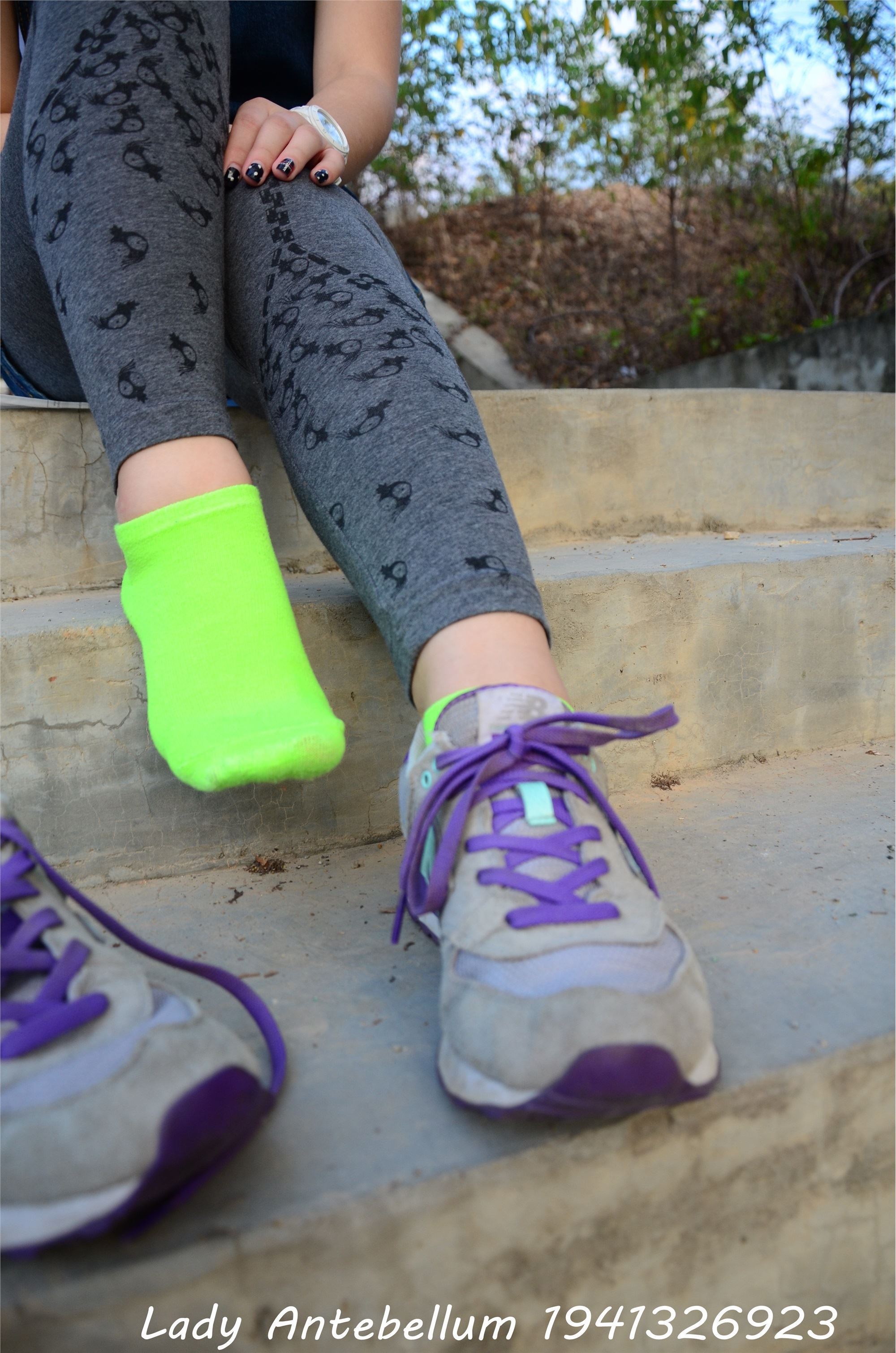 战前女神  恋足美腿棉袜女神级摄影套图 094