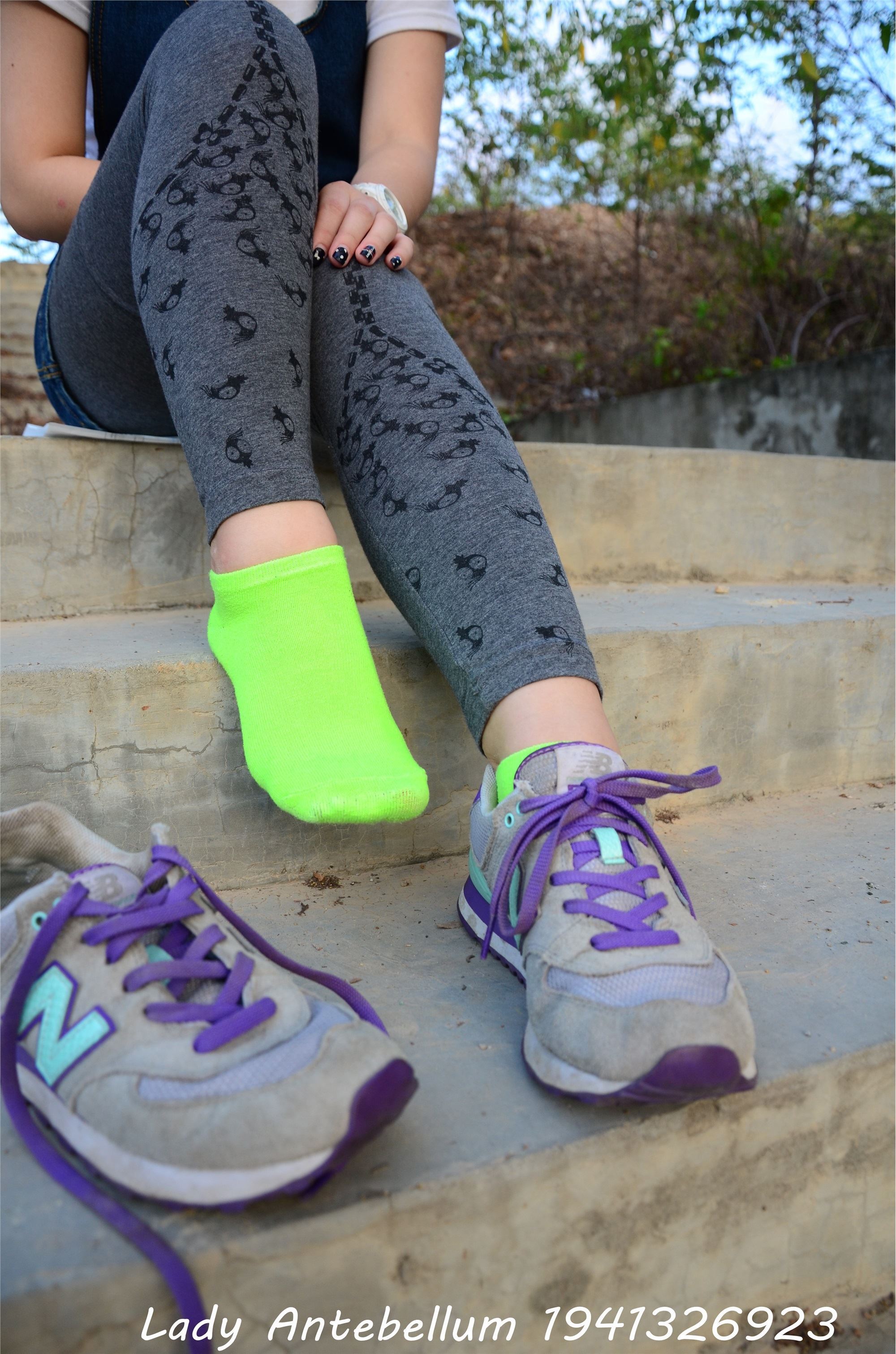 战前女神  恋足美腿棉袜女神级摄影套图 094