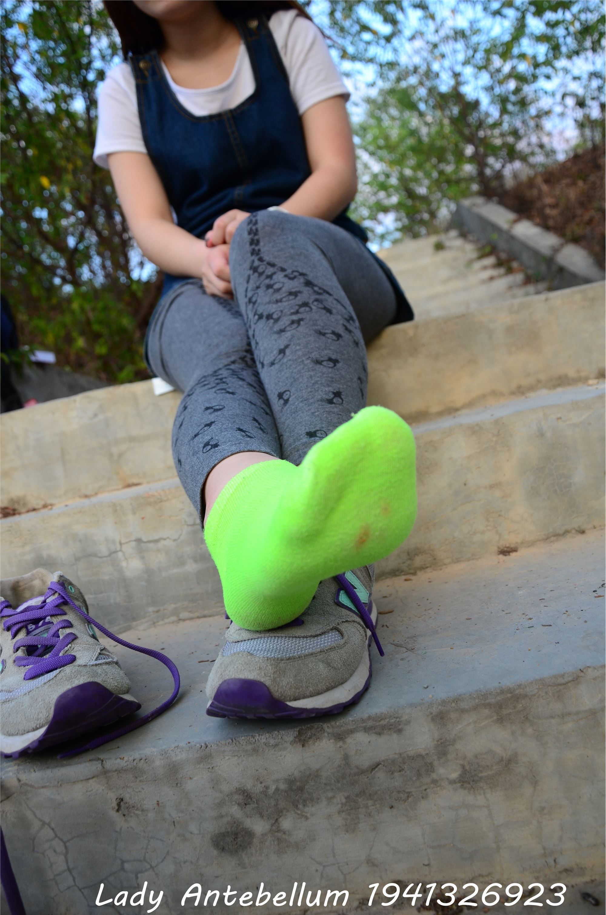 战前女神  恋足美腿棉袜女神级摄影套图 094