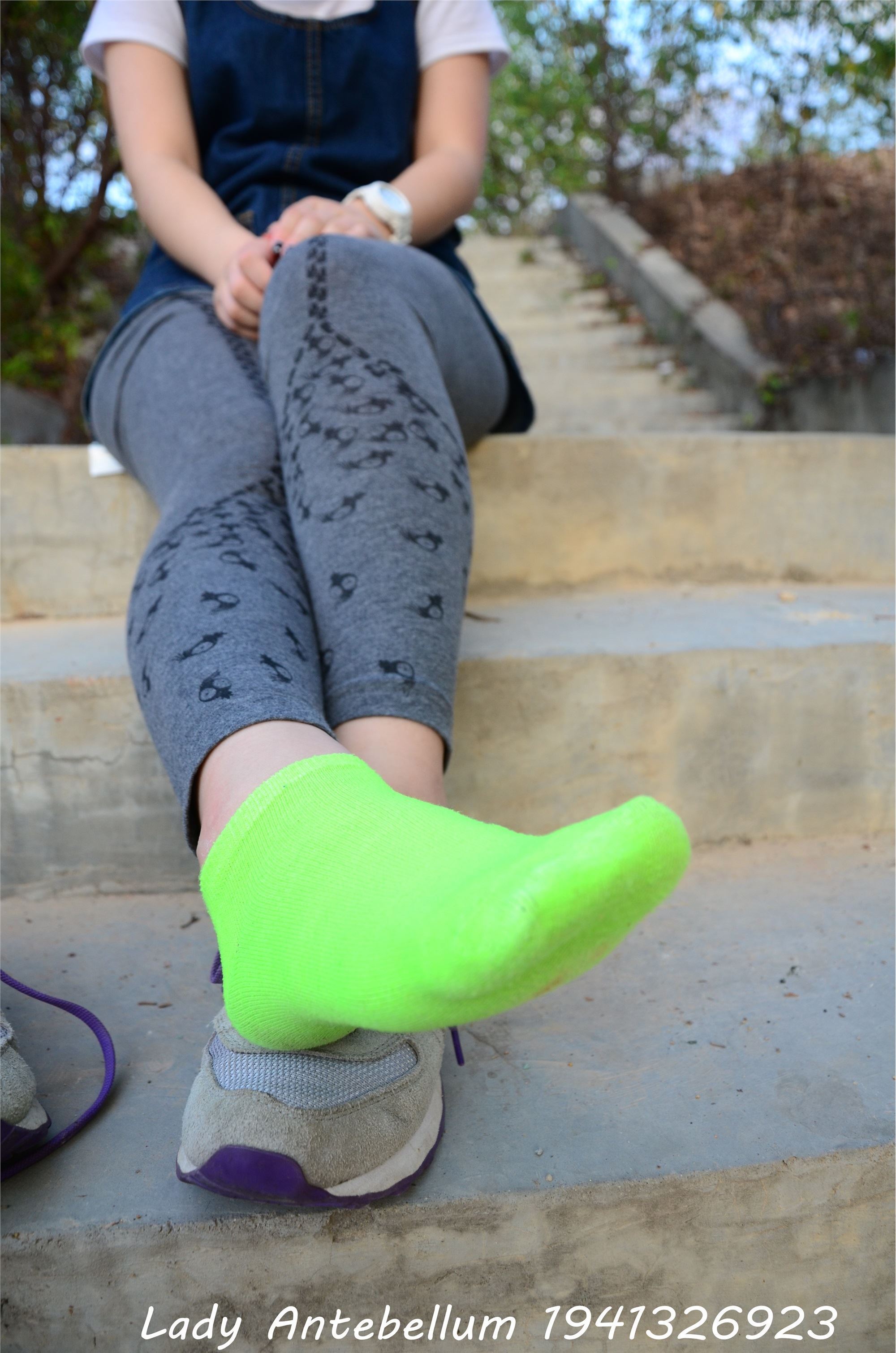 战前女神  恋足美腿棉袜女神级摄影套图 094