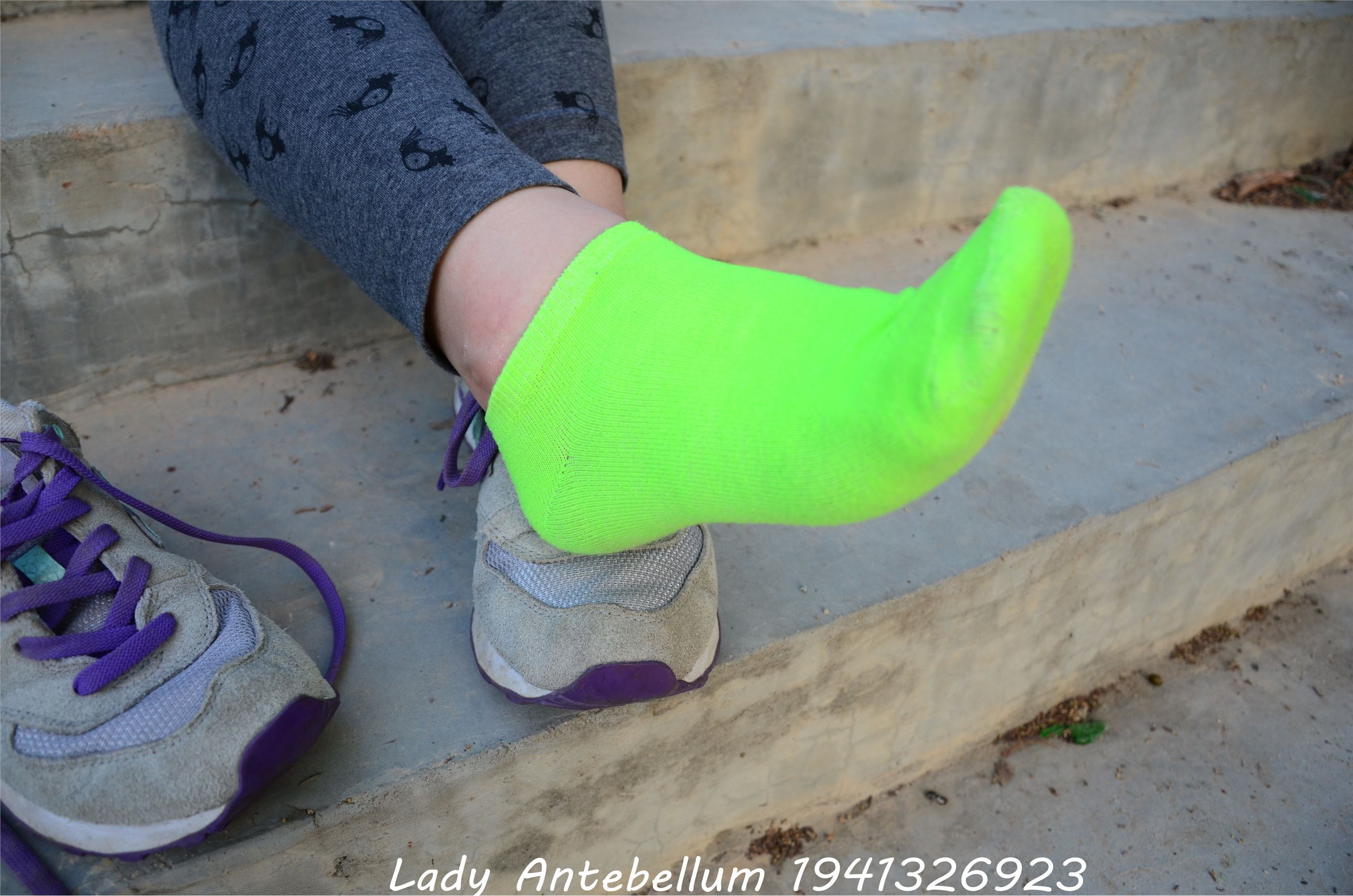 战前女神  恋足美腿棉袜女神级摄影套图 094