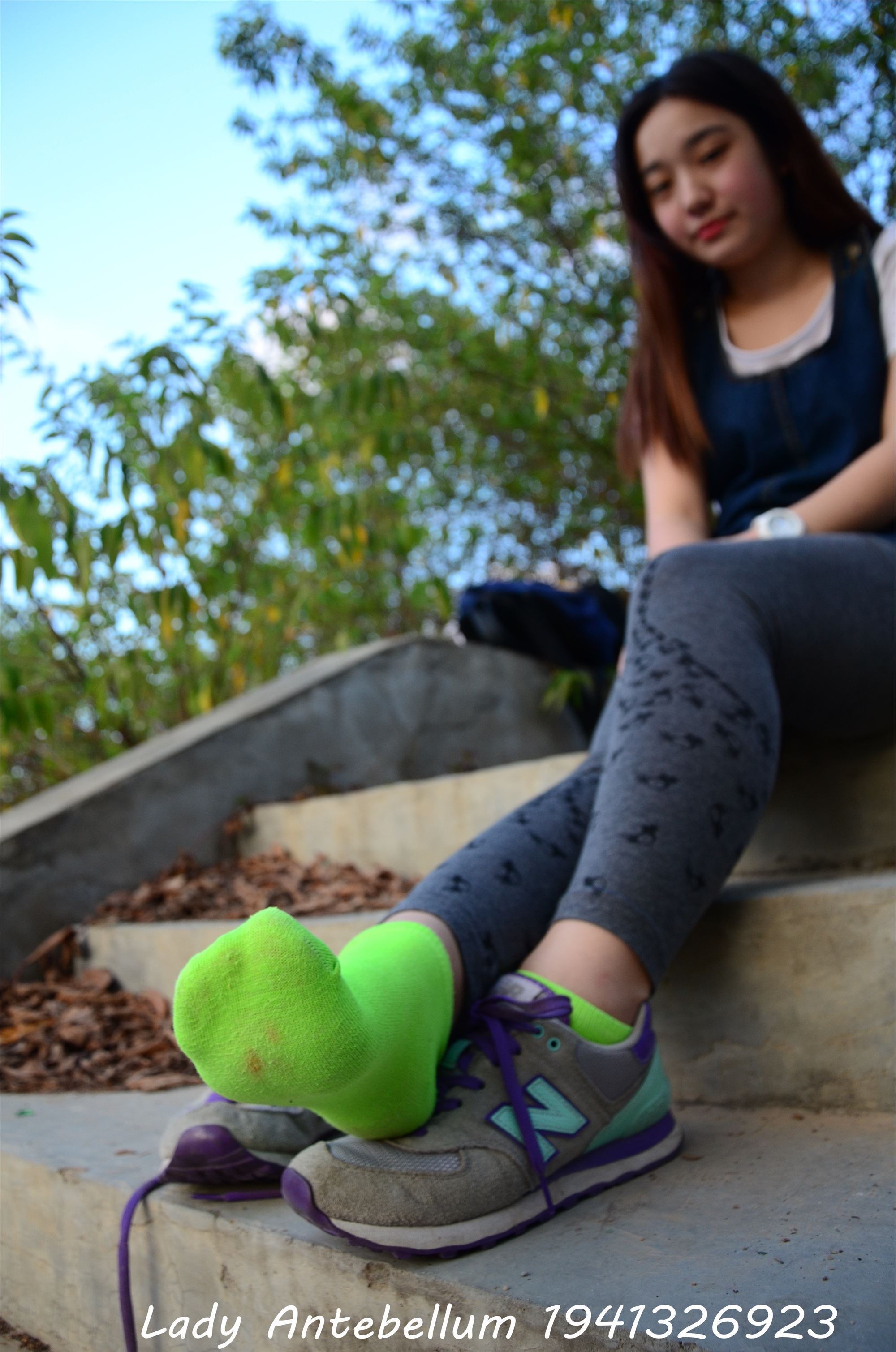 战前女神  恋足美腿棉袜女神级摄影套图 094