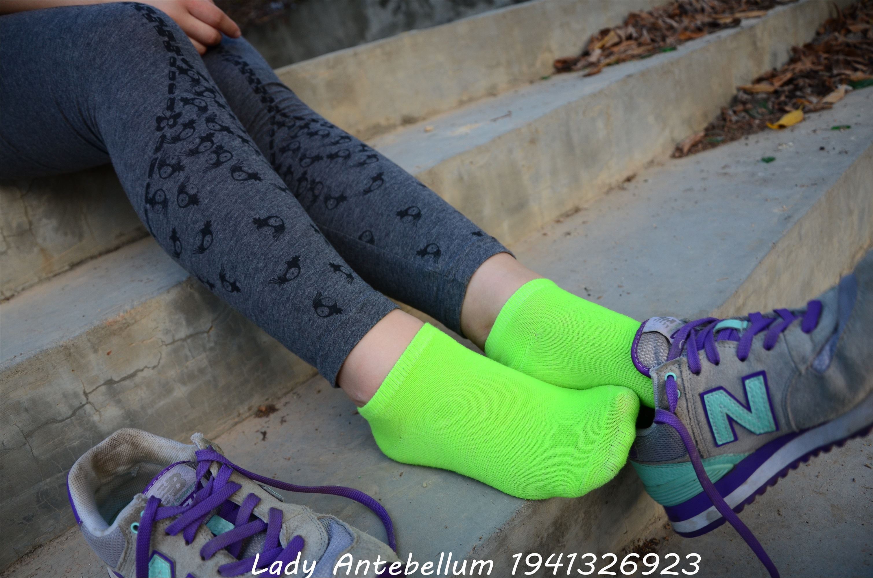 战前女神  恋足美腿棉袜女神级摄影套图 094