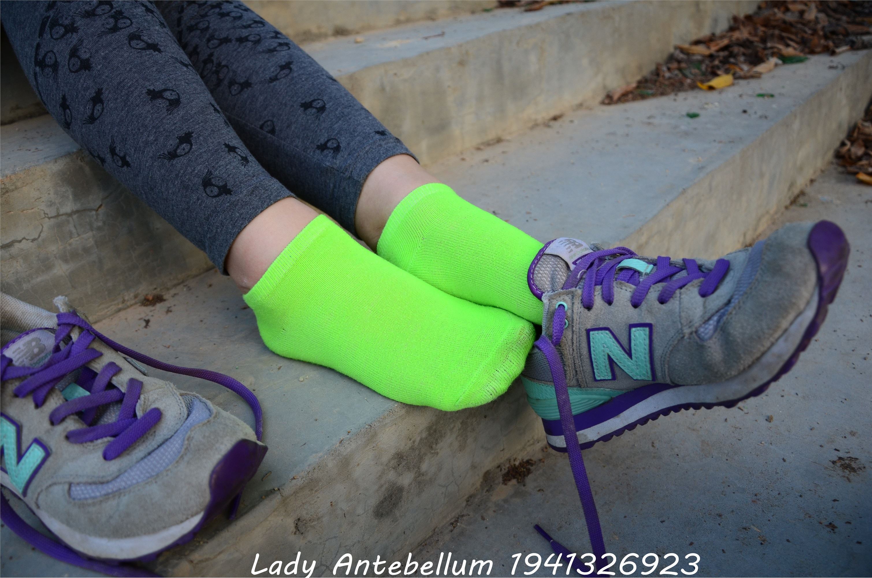 战前女神  恋足美腿棉袜女神级摄影套图 094