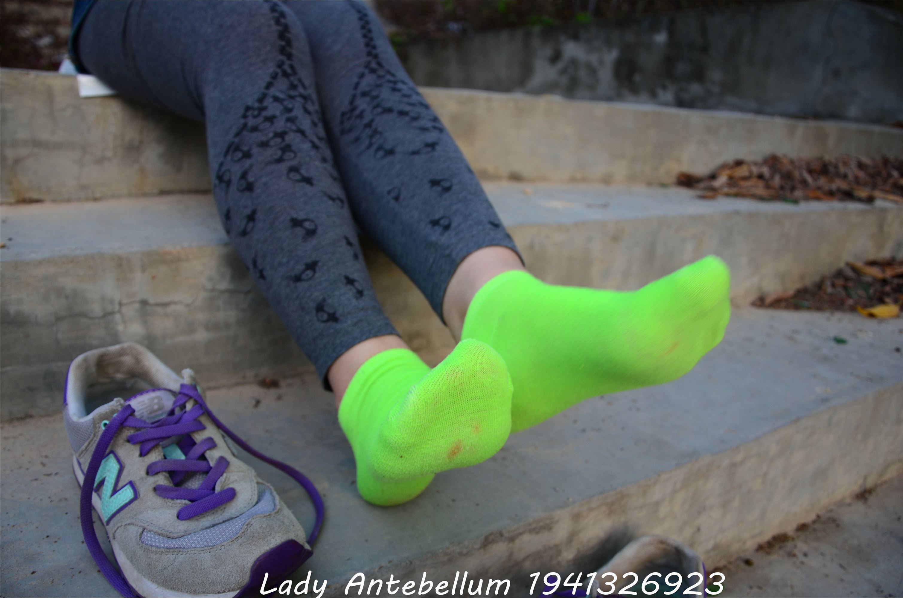 战前女神  恋足美腿棉袜女神级摄影套图 094