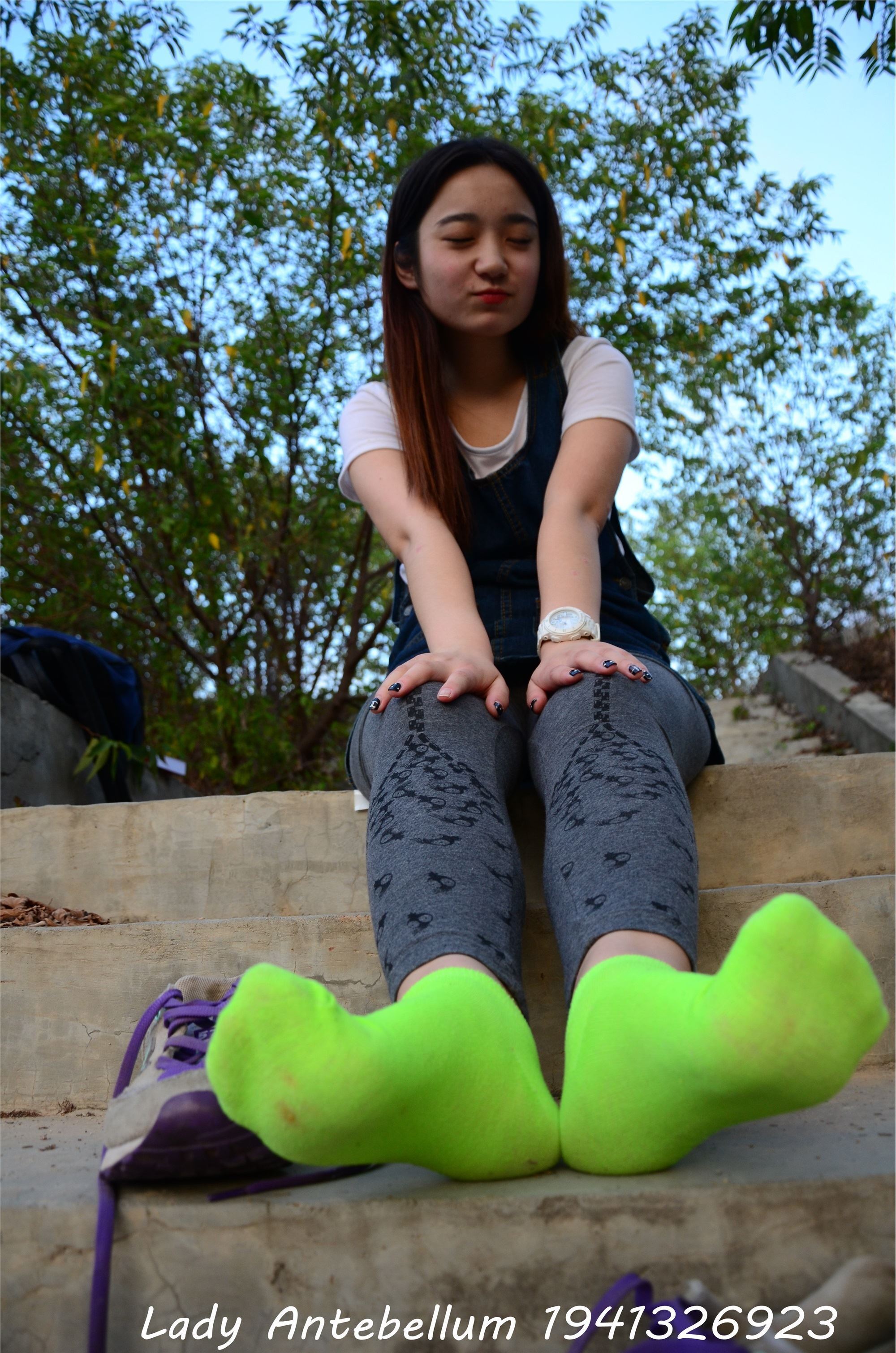 战前女神  恋足美腿棉袜女神级摄影套图 094