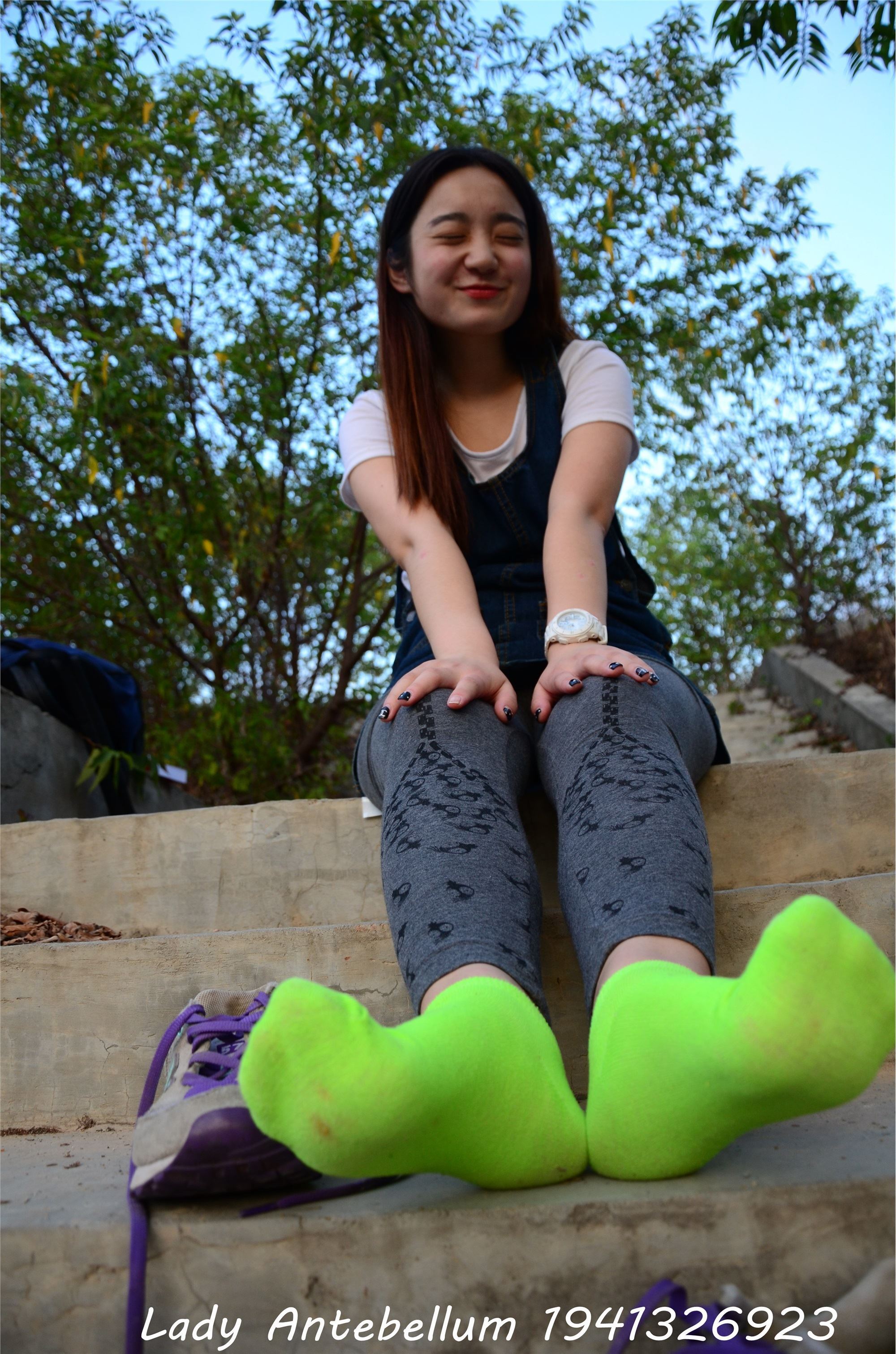 战前女神  恋足美腿棉袜女神级摄影套图 094