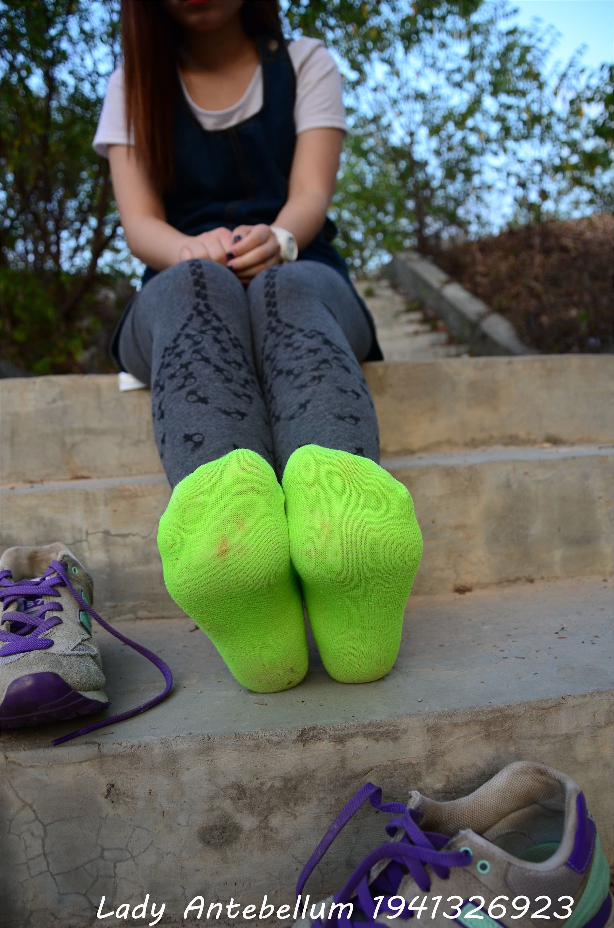 战前女神  恋足美腿棉袜女神级摄影套图 094