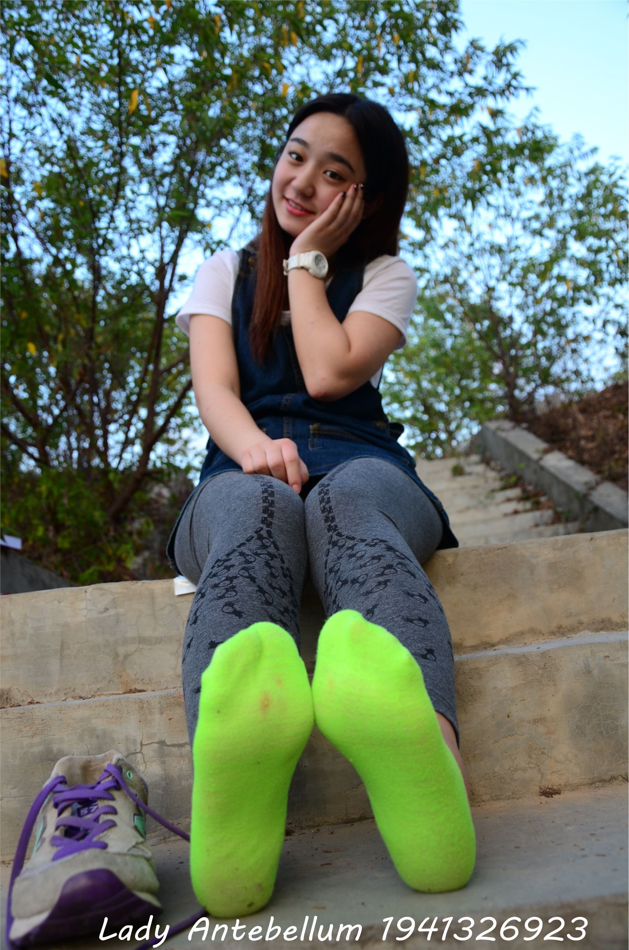 战前女神  恋足美腿棉袜女神级摄影套图 094