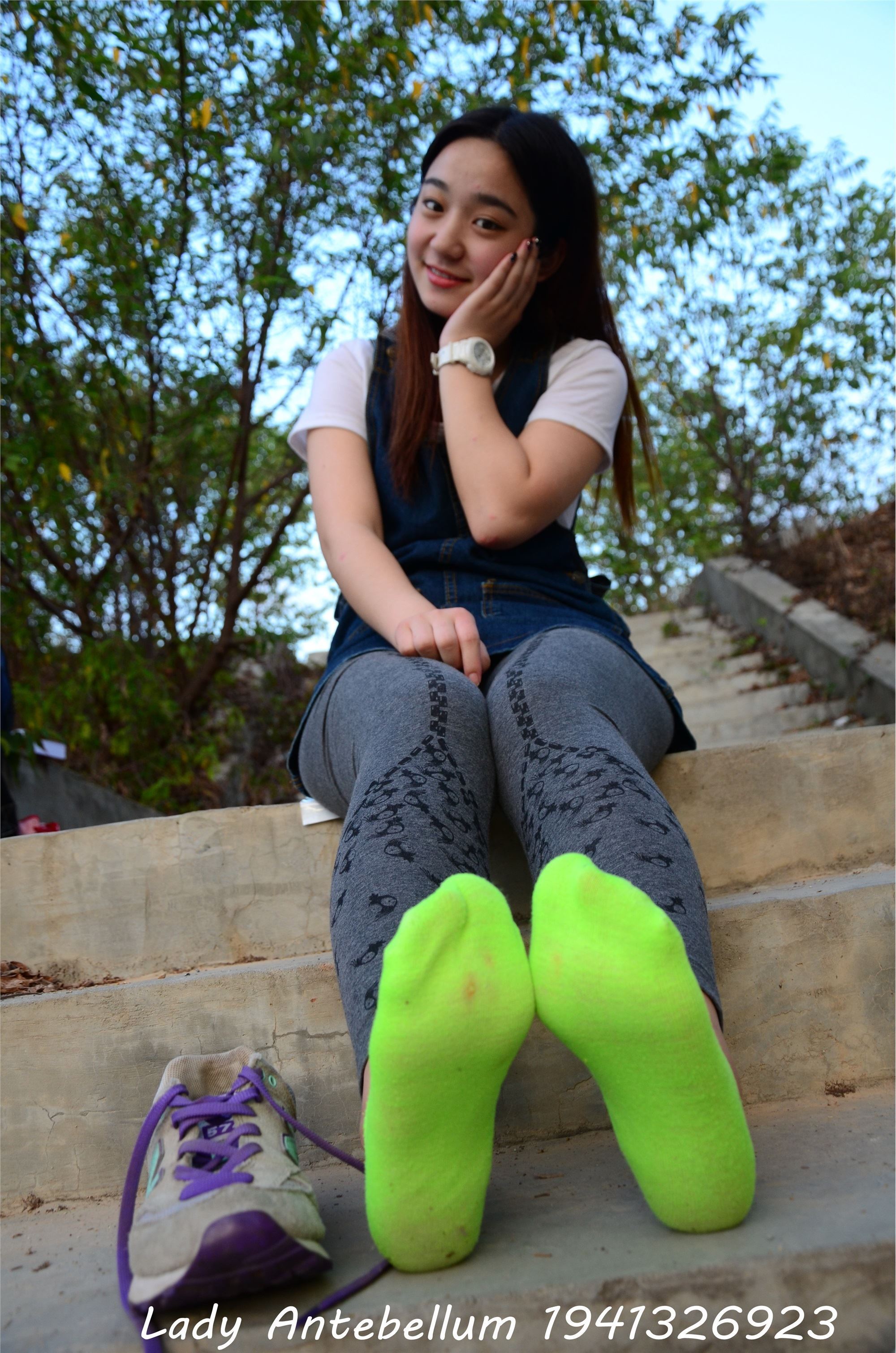 战前女神  恋足美腿棉袜女神级摄影套图 094