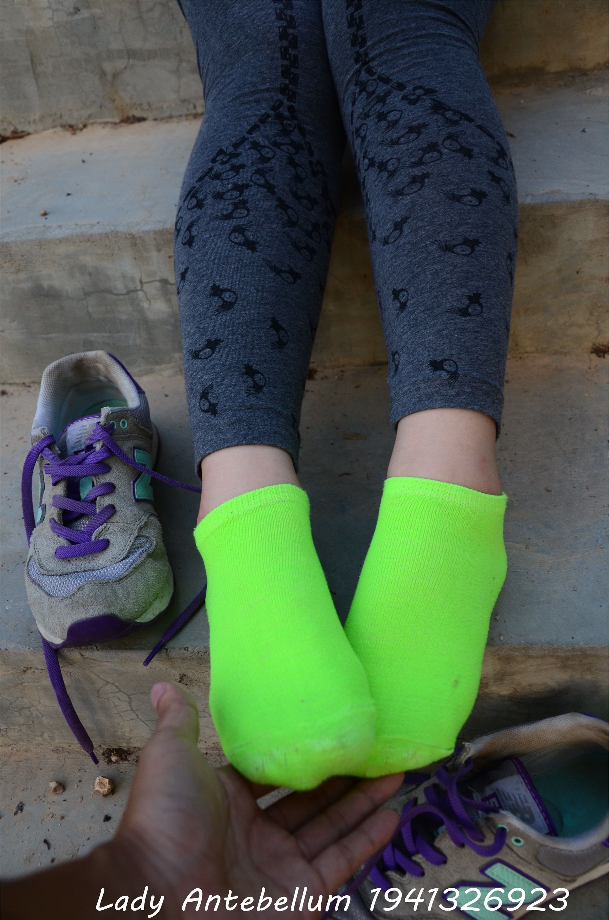 战前女神  恋足美腿棉袜女神级摄影套图 094