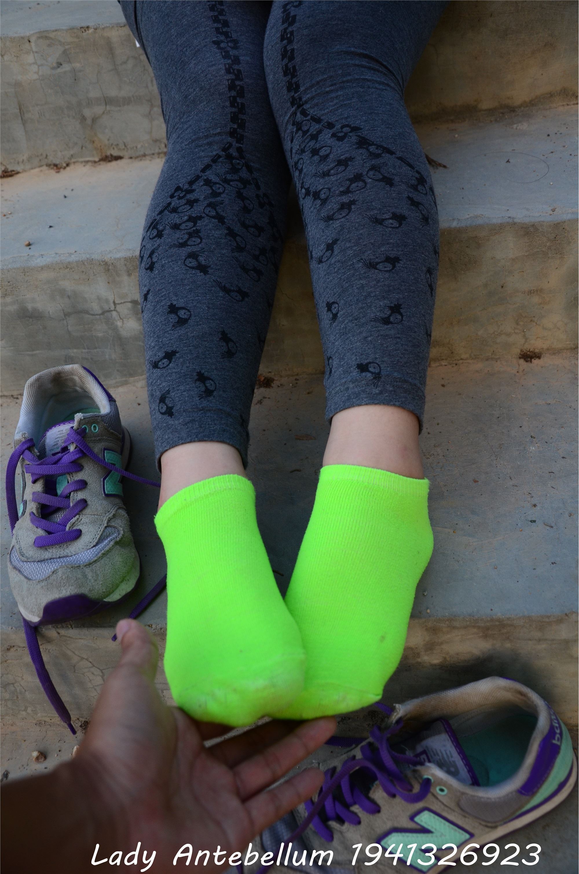 战前女神  恋足美腿棉袜女神级摄影套图 094