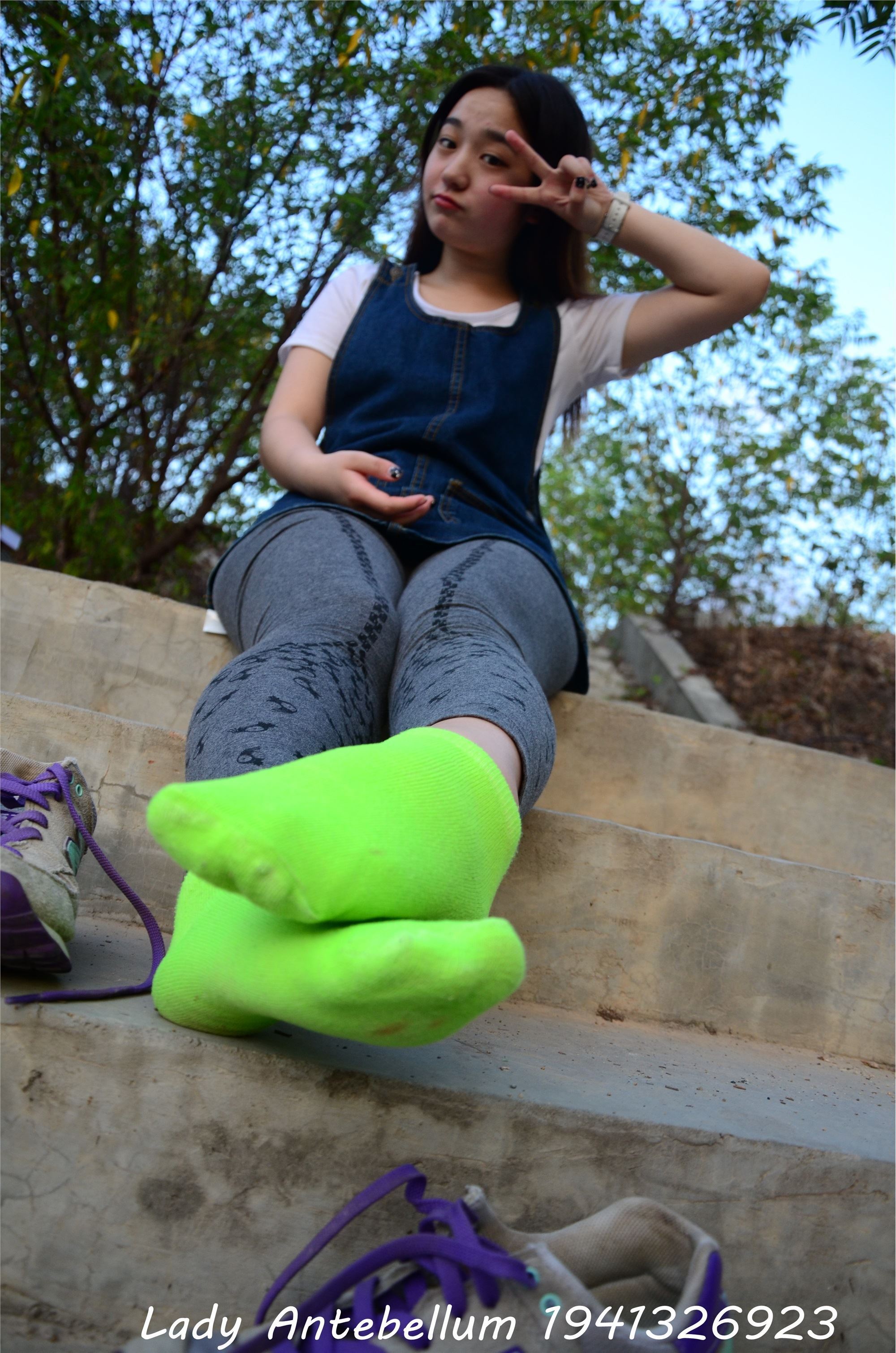 战前女神  恋足美腿棉袜女神级摄影套图 094