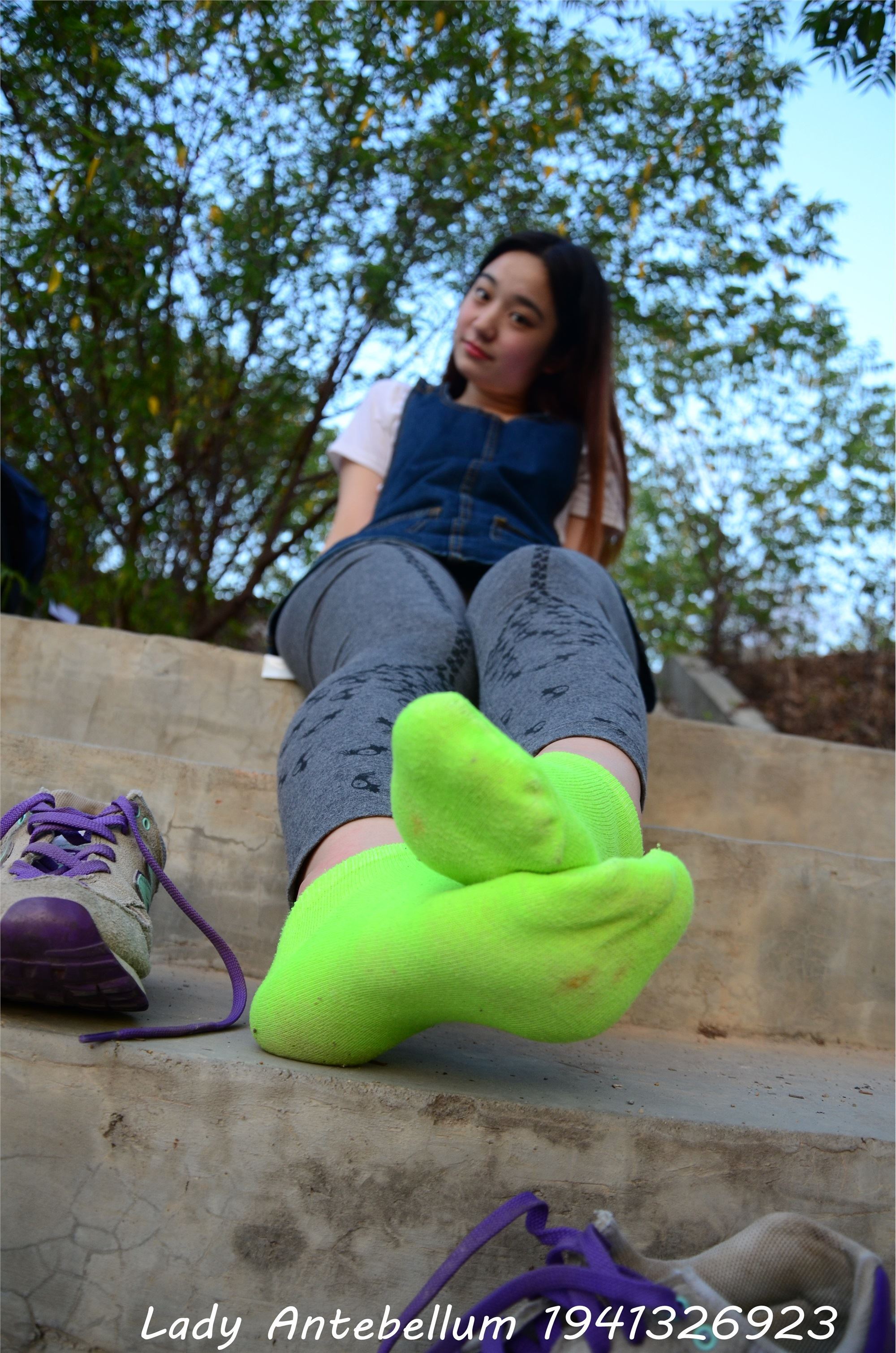 战前女神  恋足美腿棉袜女神级摄影套图 094