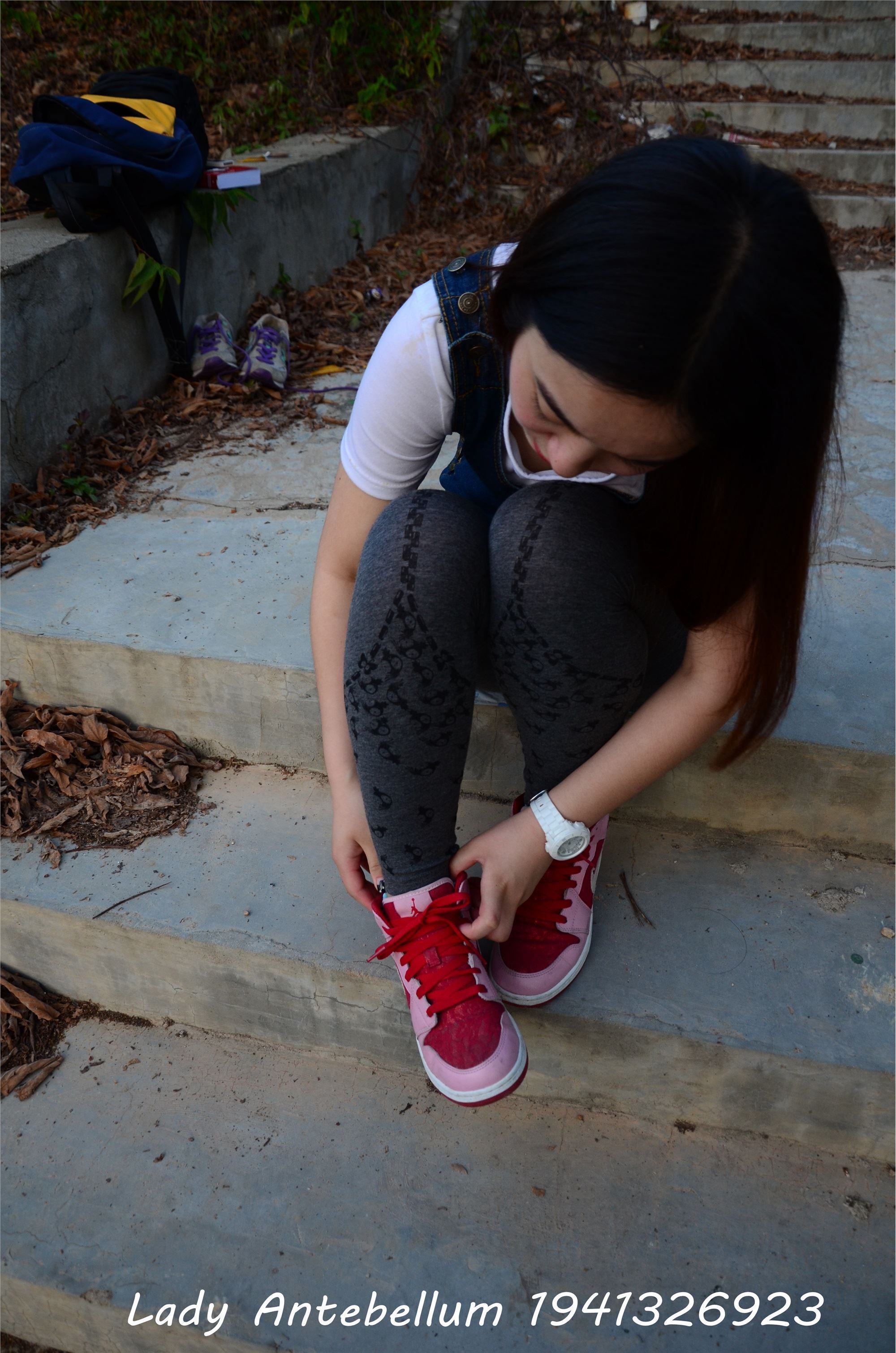 战前女神  恋足美腿棉袜女神级摄影套图 095