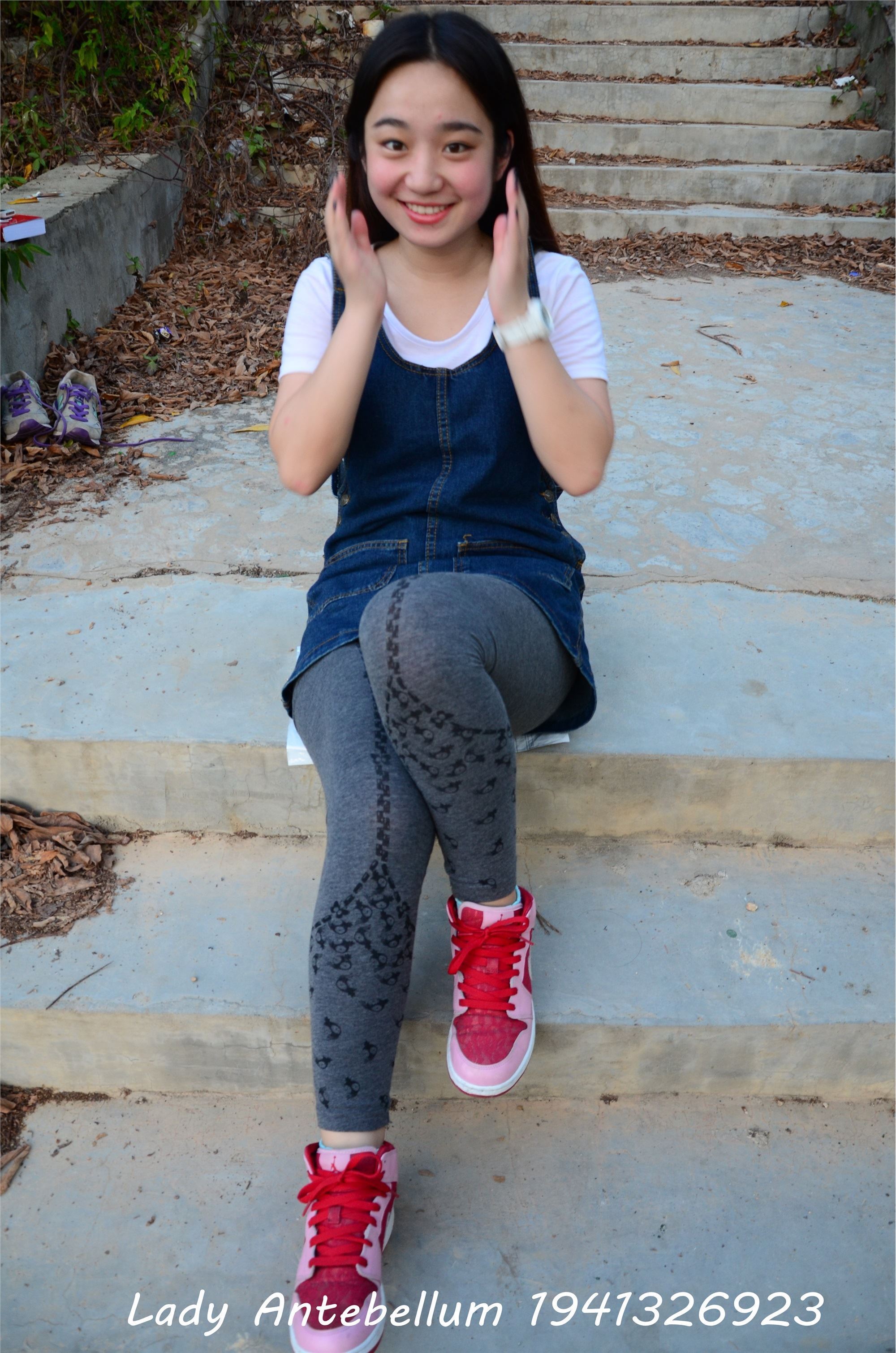 战前女神  恋足美腿棉袜女神级摄影套图 095