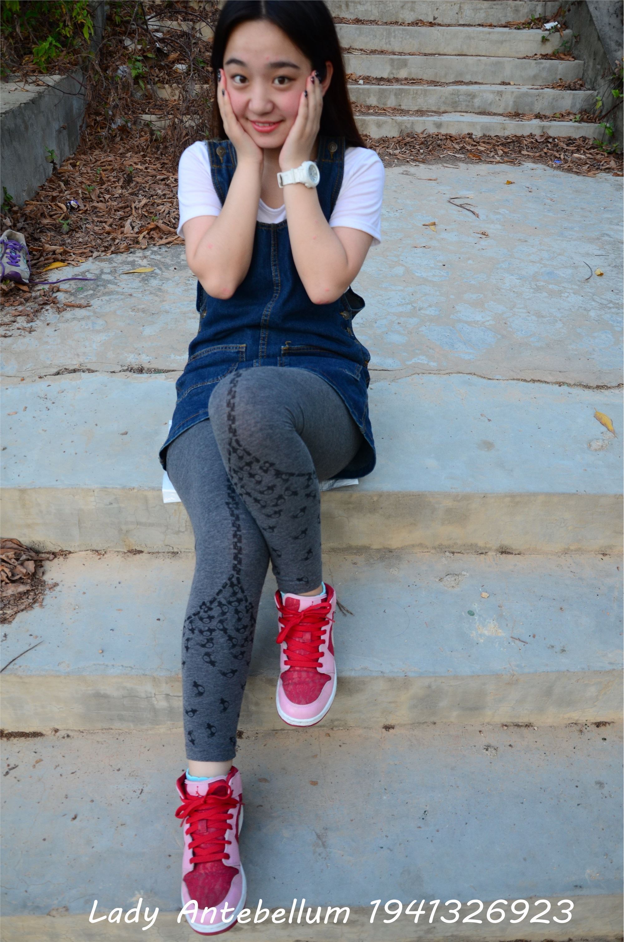 战前女神  恋足美腿棉袜女神级摄影套图 095