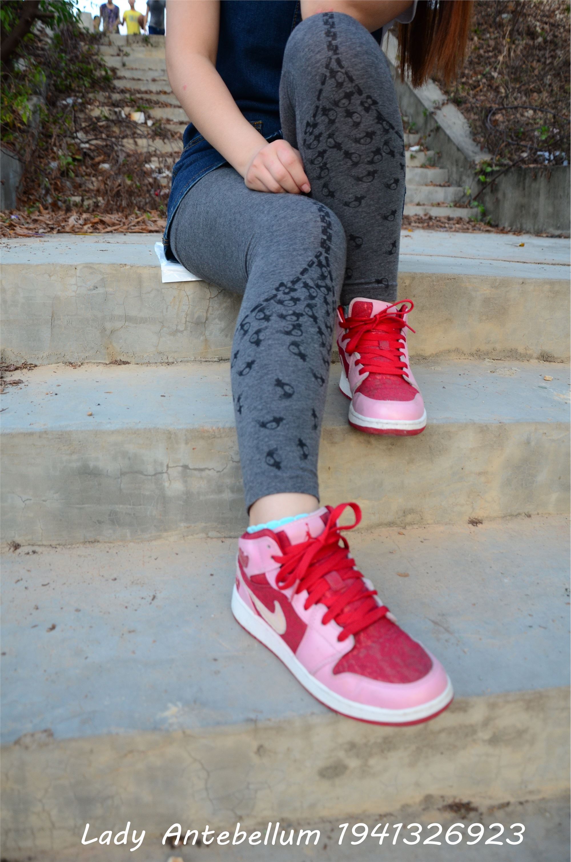 战前女神  恋足美腿棉袜女神级摄影套图 095