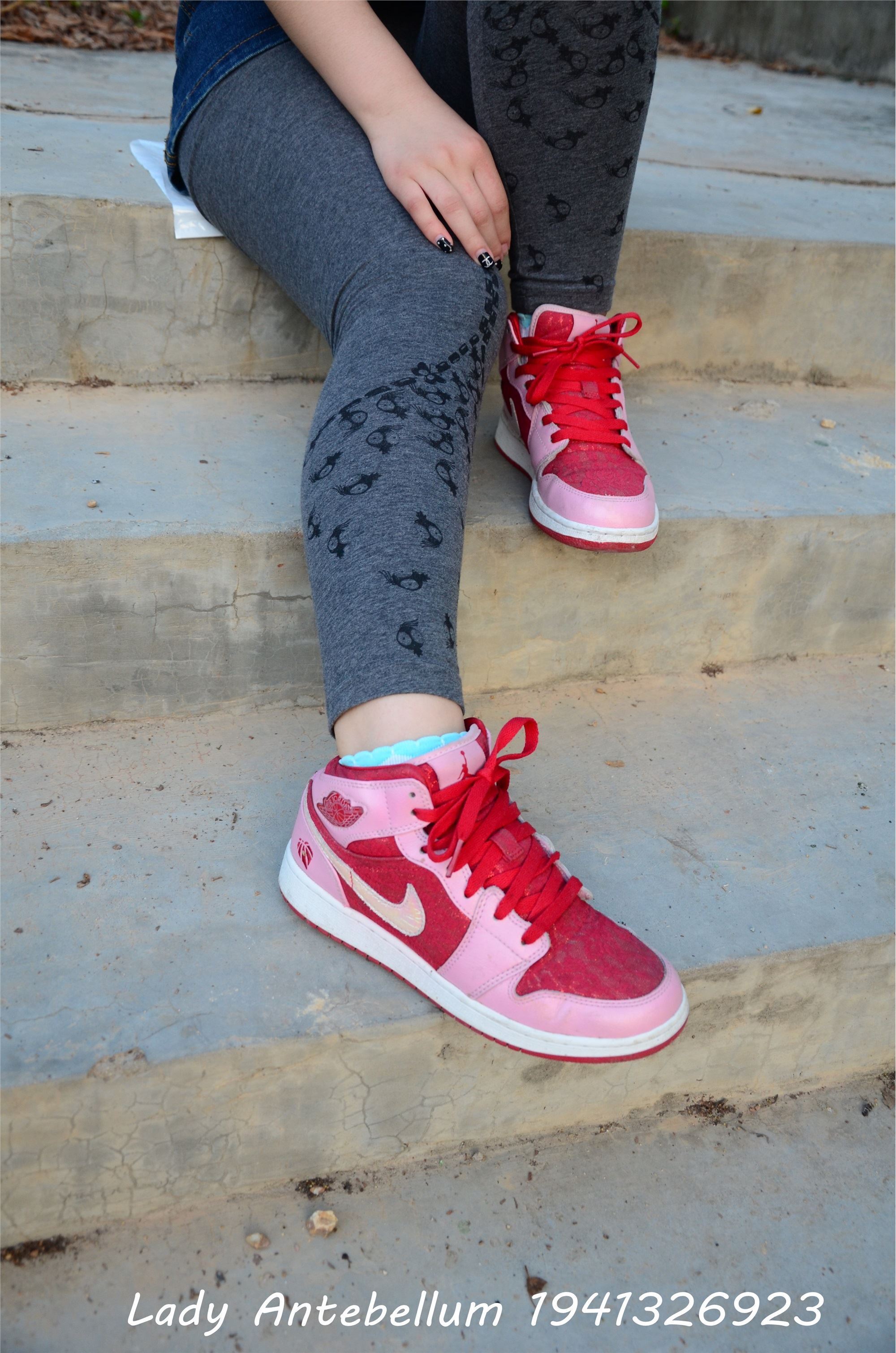 战前女神  恋足美腿棉袜女神级摄影套图 095