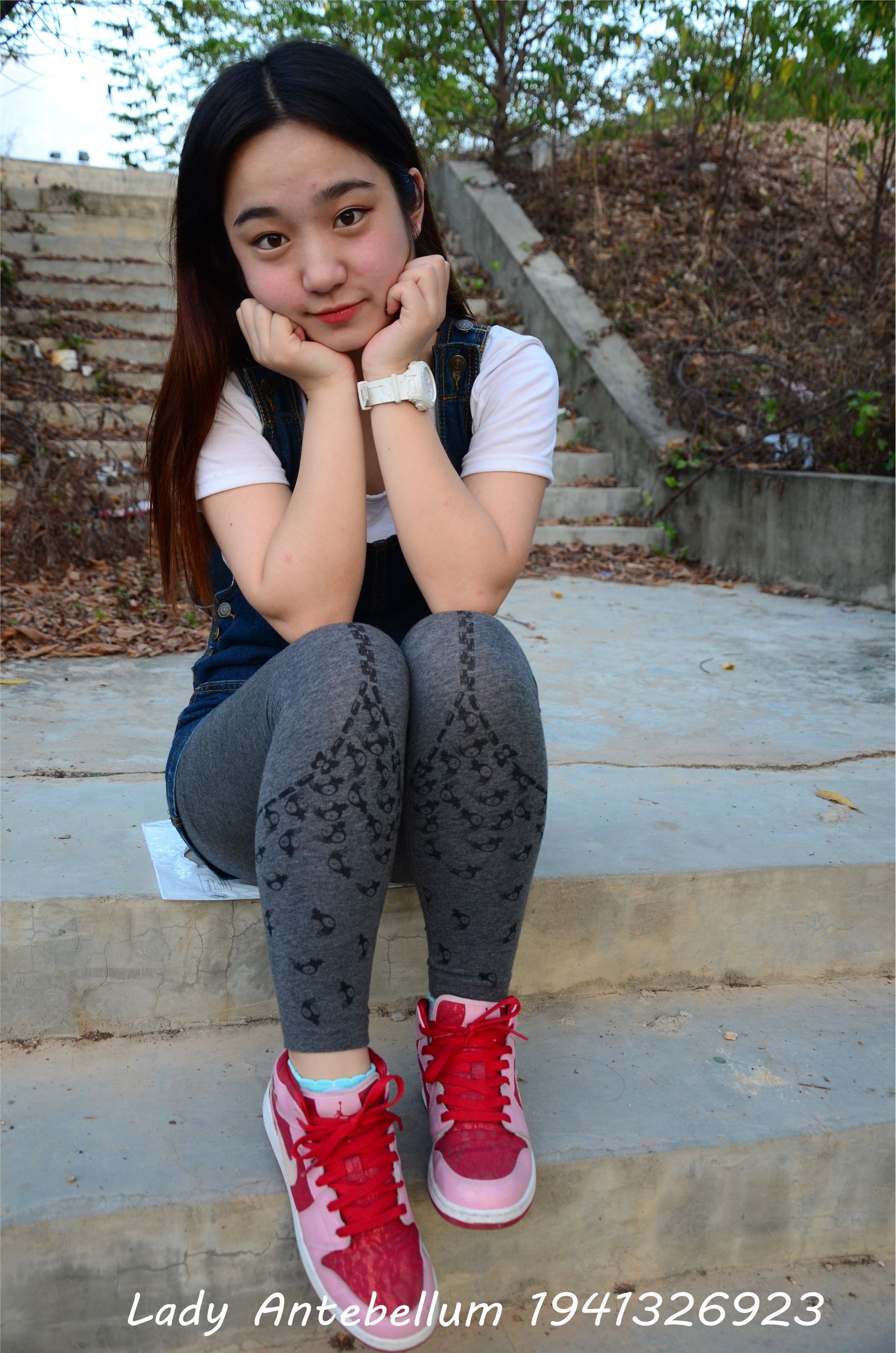 战前女神  恋足美腿棉袜女神级摄影套图 095