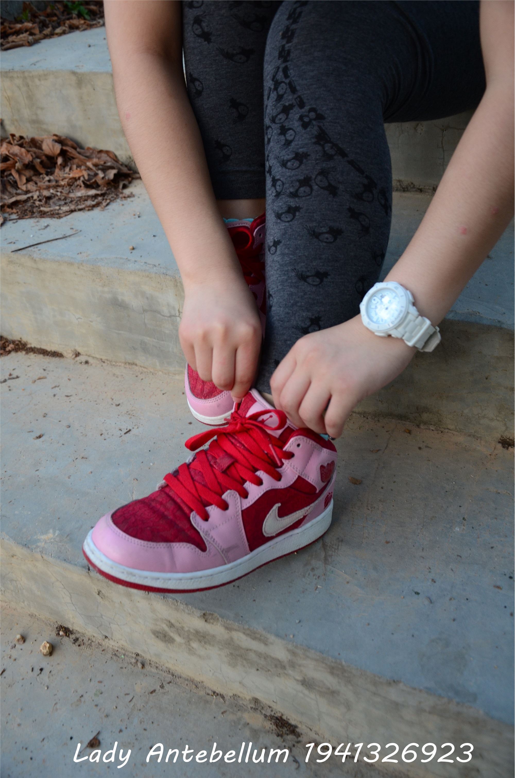 战前女神  恋足美腿棉袜女神级摄影套图 095