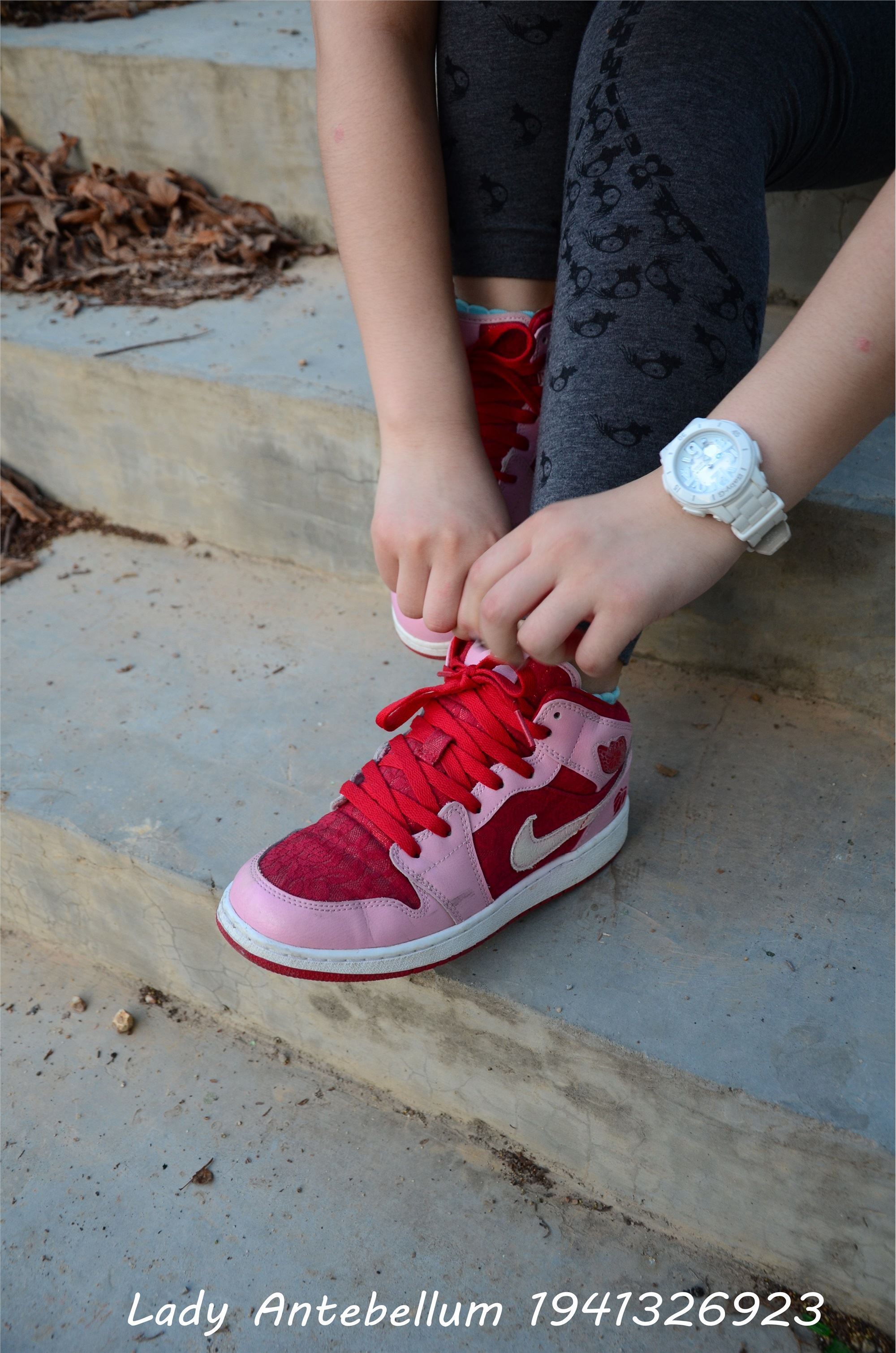 战前女神  恋足美腿棉袜女神级摄影套图 095