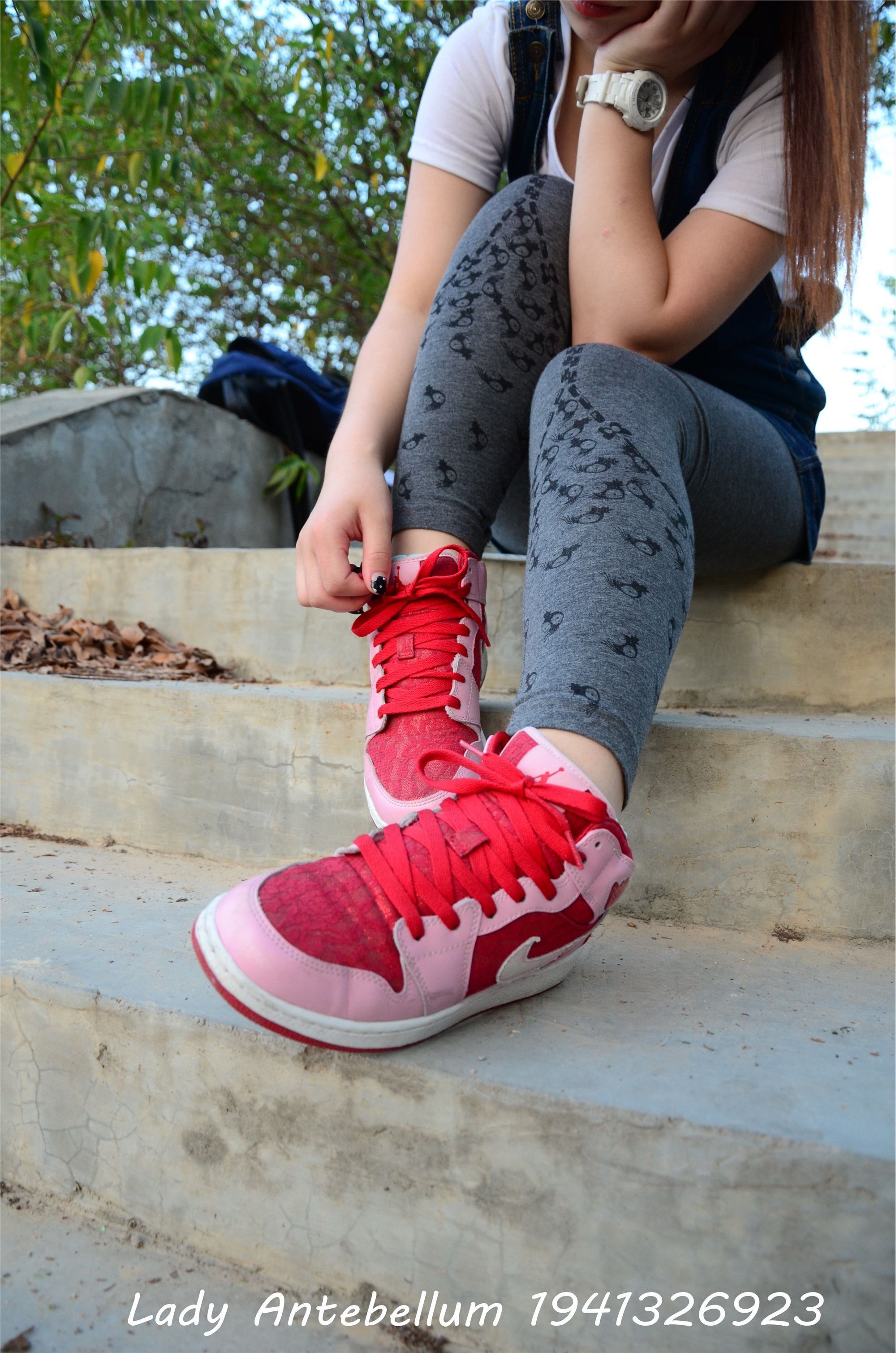 战前女神  恋足美腿棉袜女神级摄影套图 095