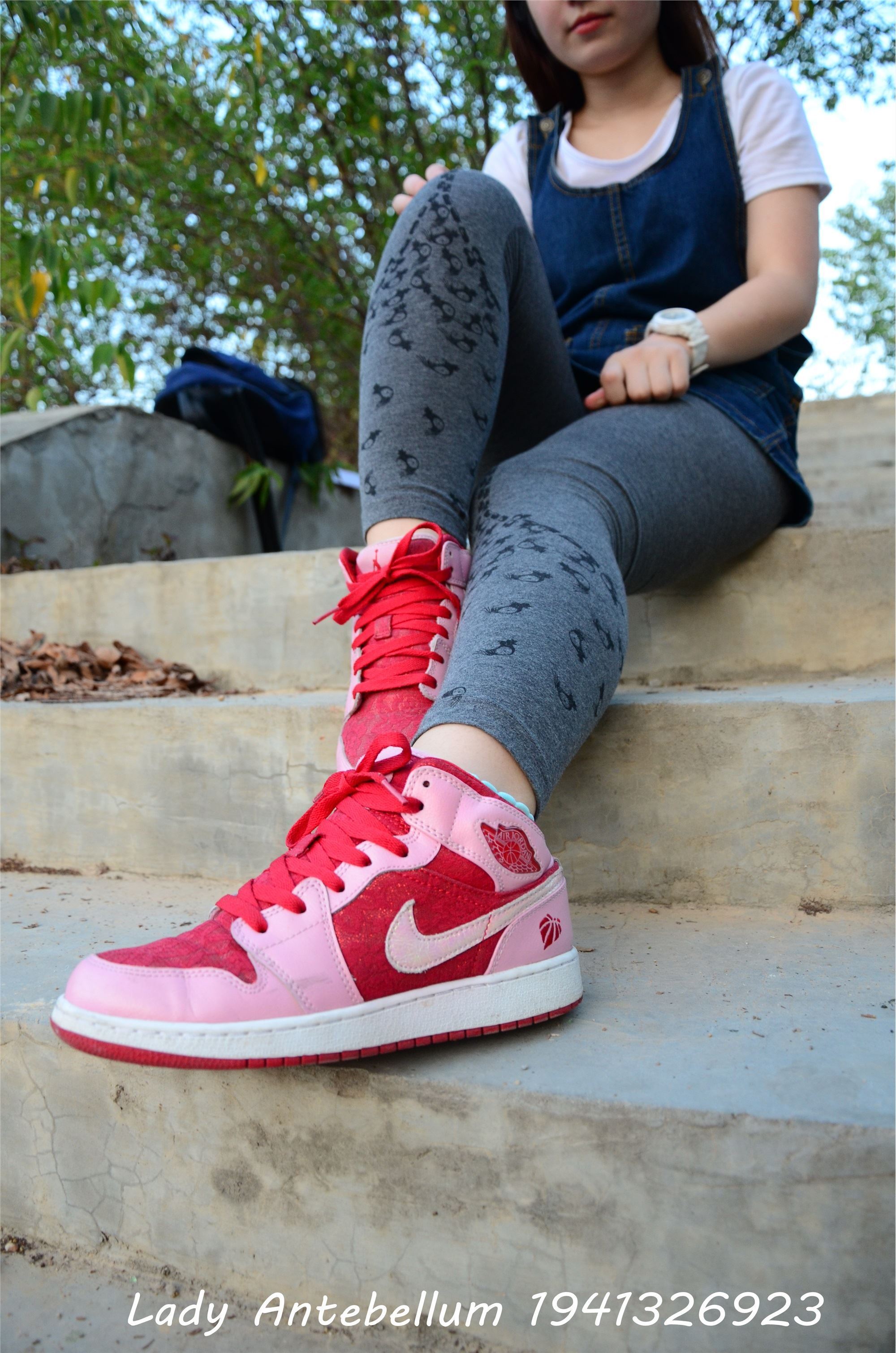 战前女神  恋足美腿棉袜女神级摄影套图 095