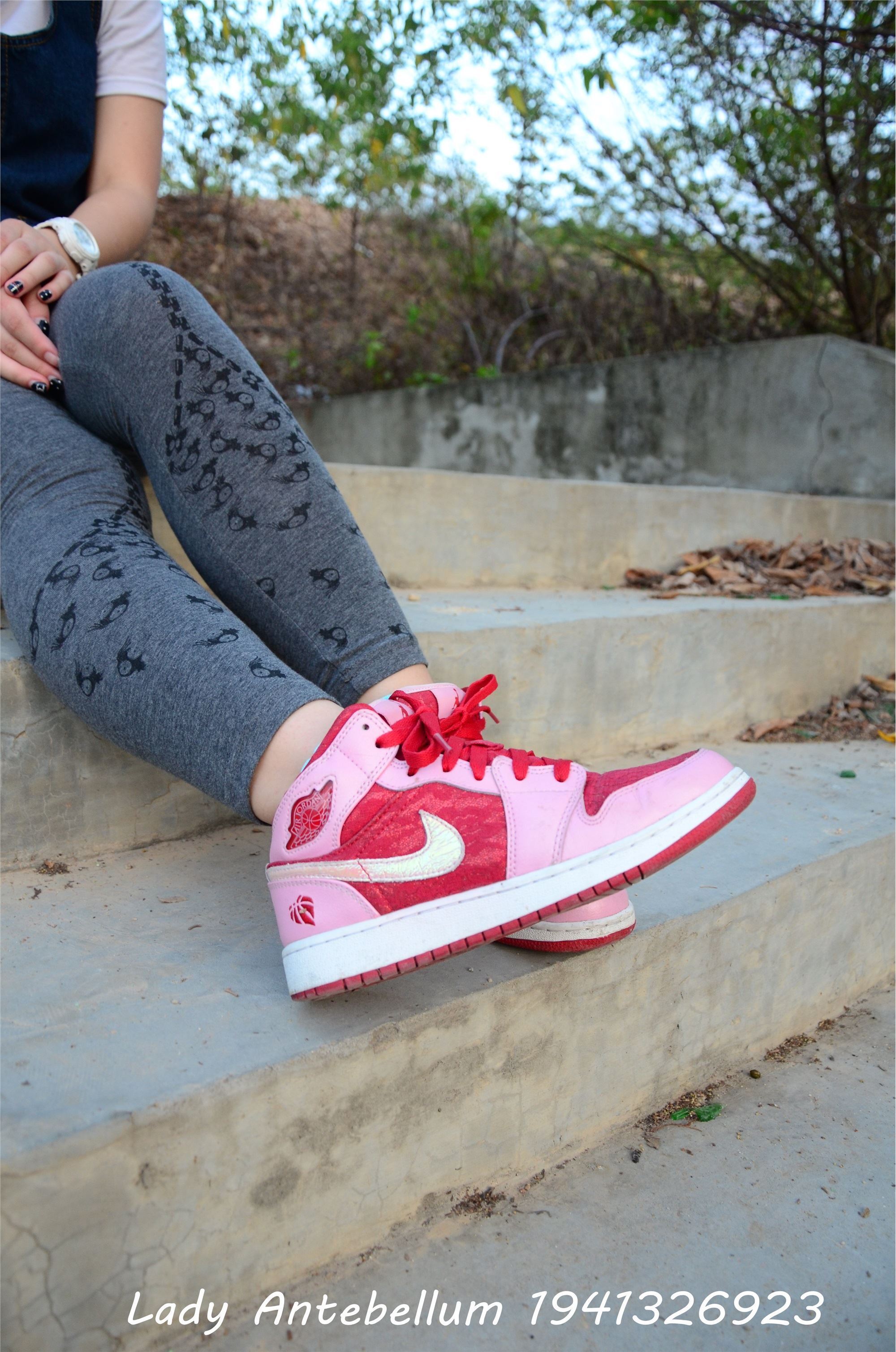 战前女神  恋足美腿棉袜女神级摄影套图 095