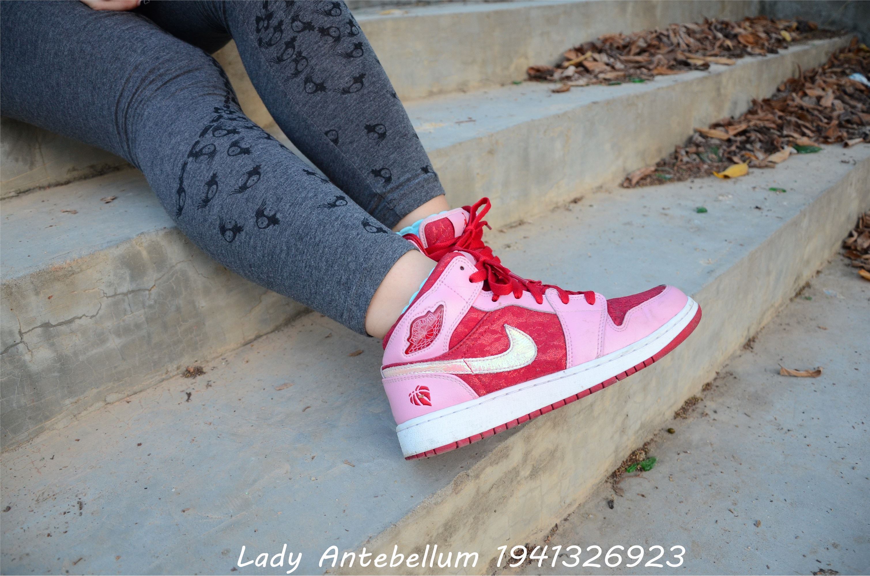 战前女神  恋足美腿棉袜女神级摄影套图 095