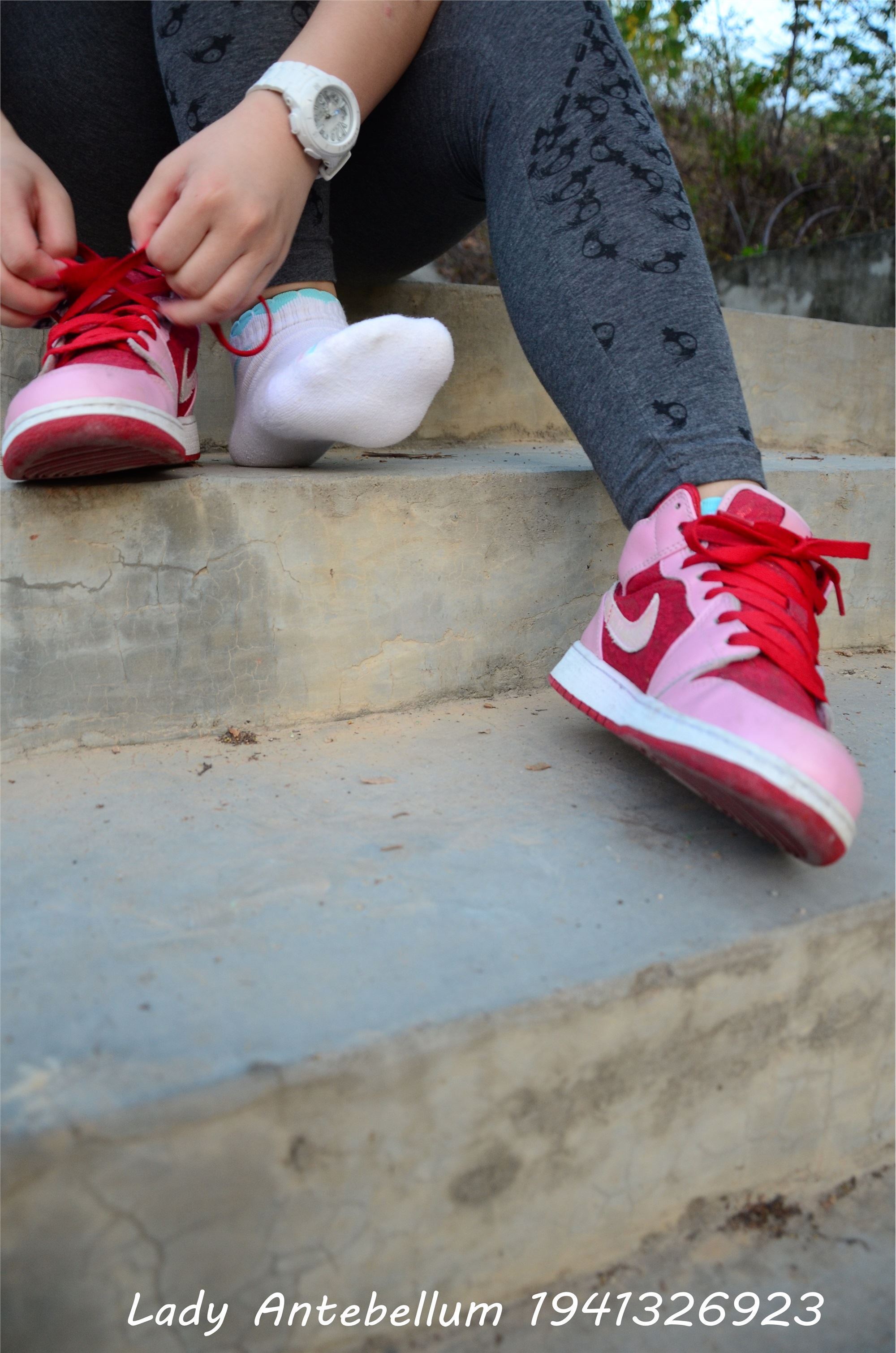 战前女神  恋足美腿棉袜女神级摄影套图 095