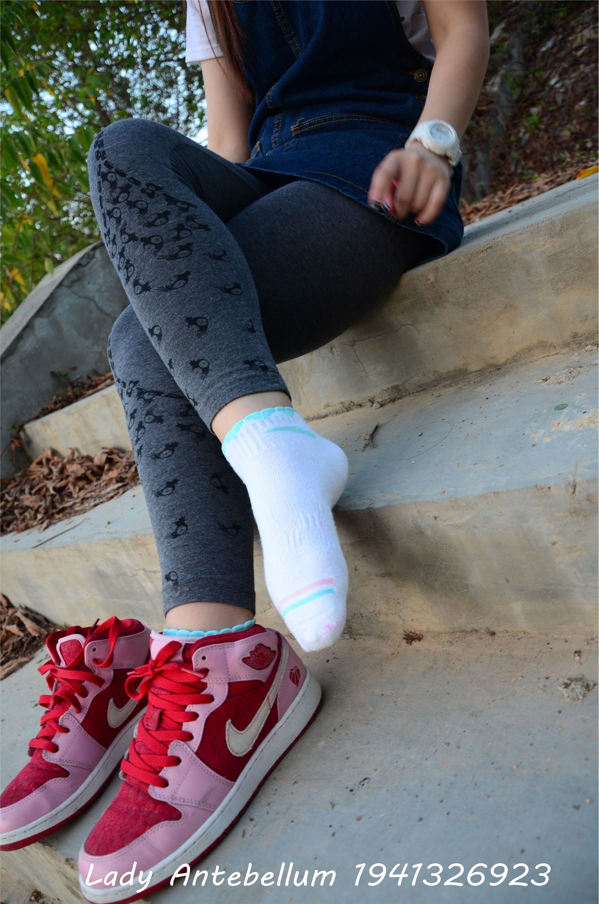 战前女神  恋足美腿棉袜女神级摄影套图 095