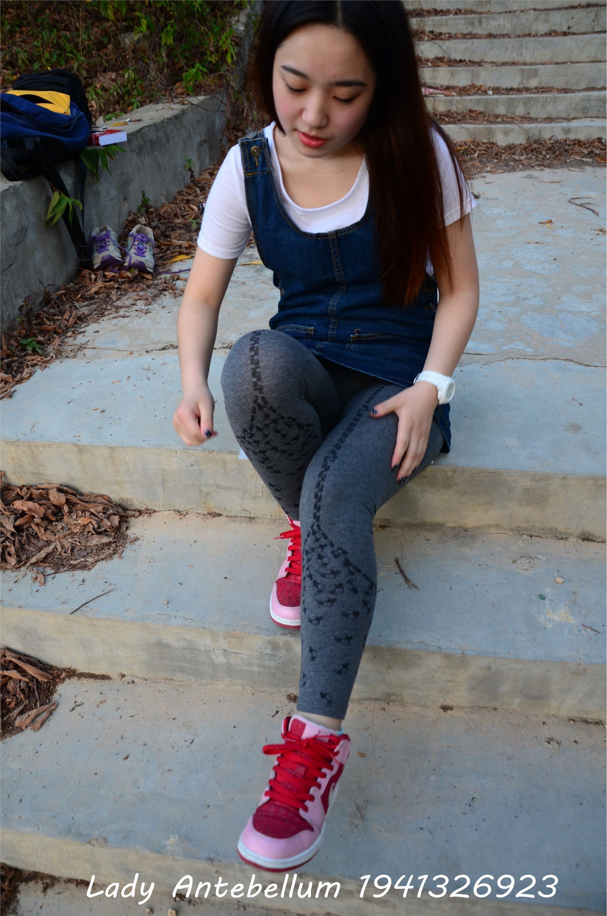 战前女神  恋足美腿棉袜女神级摄影套图 095