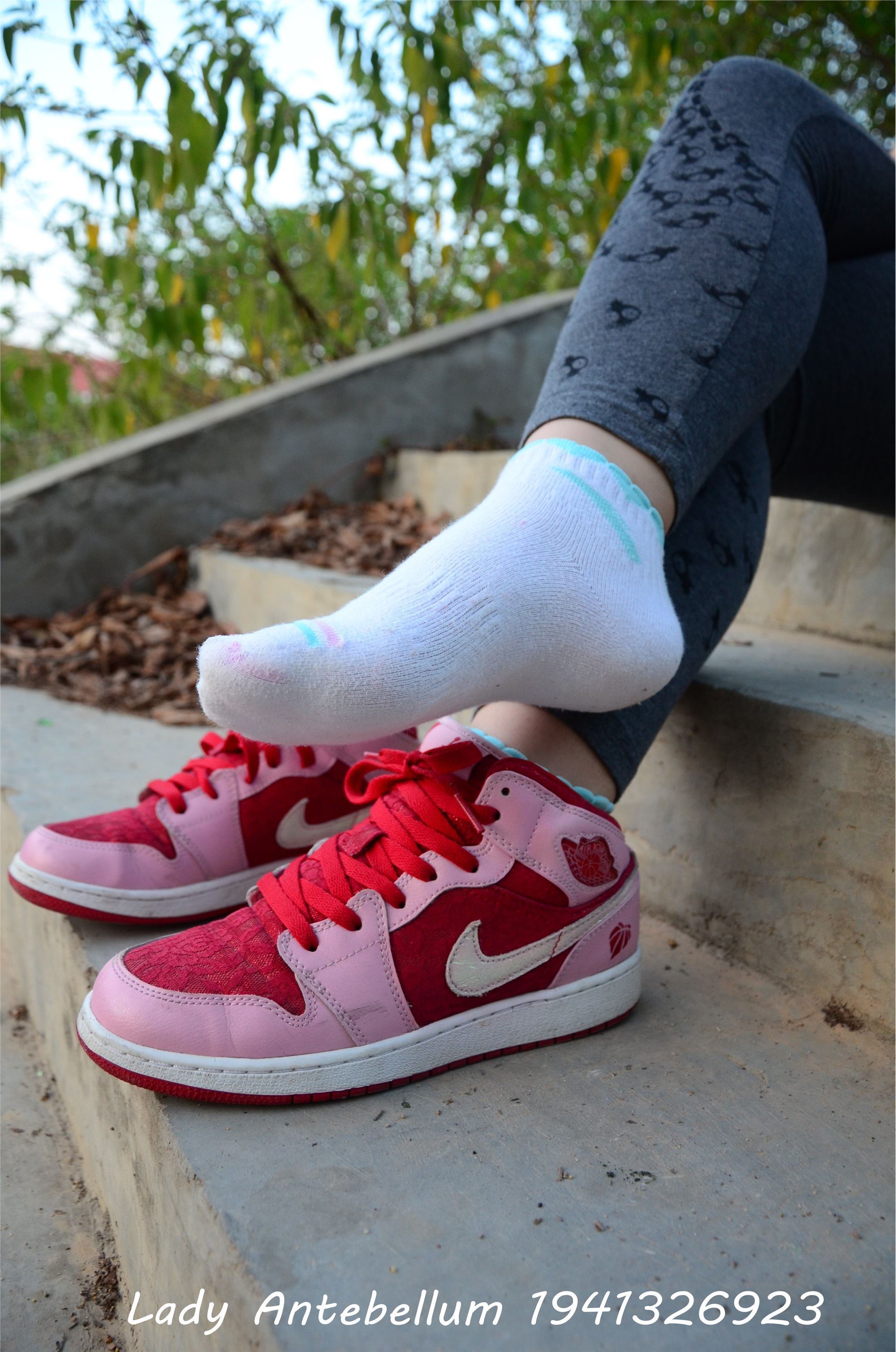 战前女神  恋足美腿棉袜女神级摄影套图 095